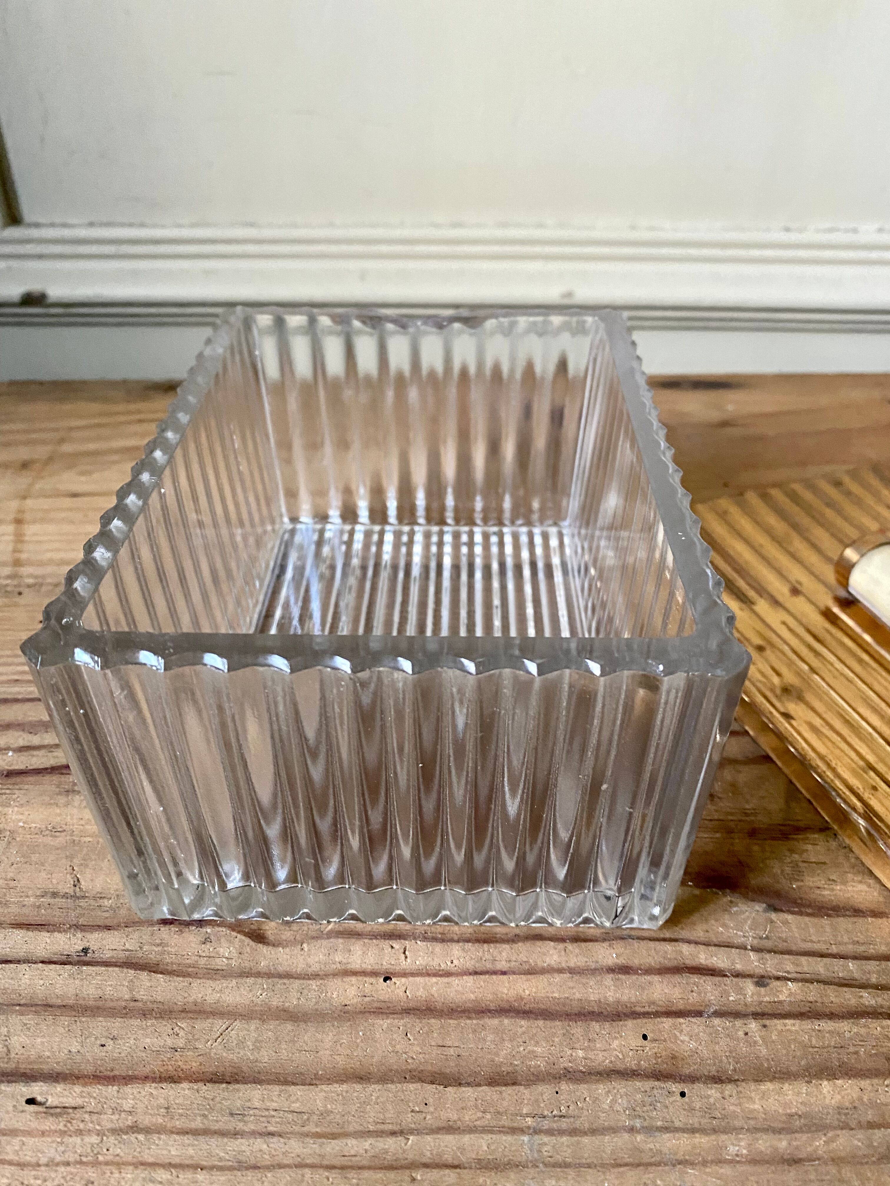 Art deco glass box
