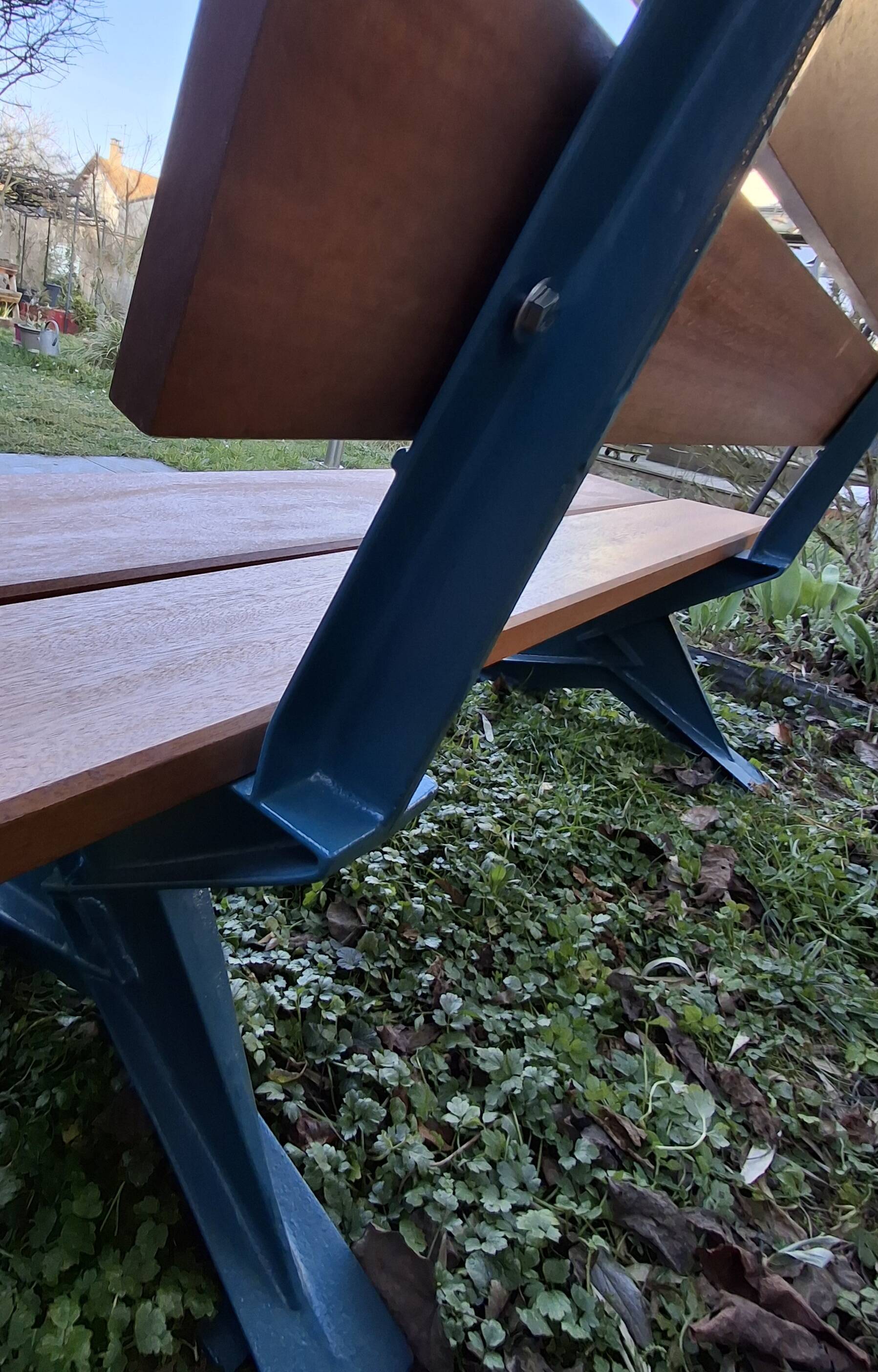 Garden bench, cast iron legs and exotic wood