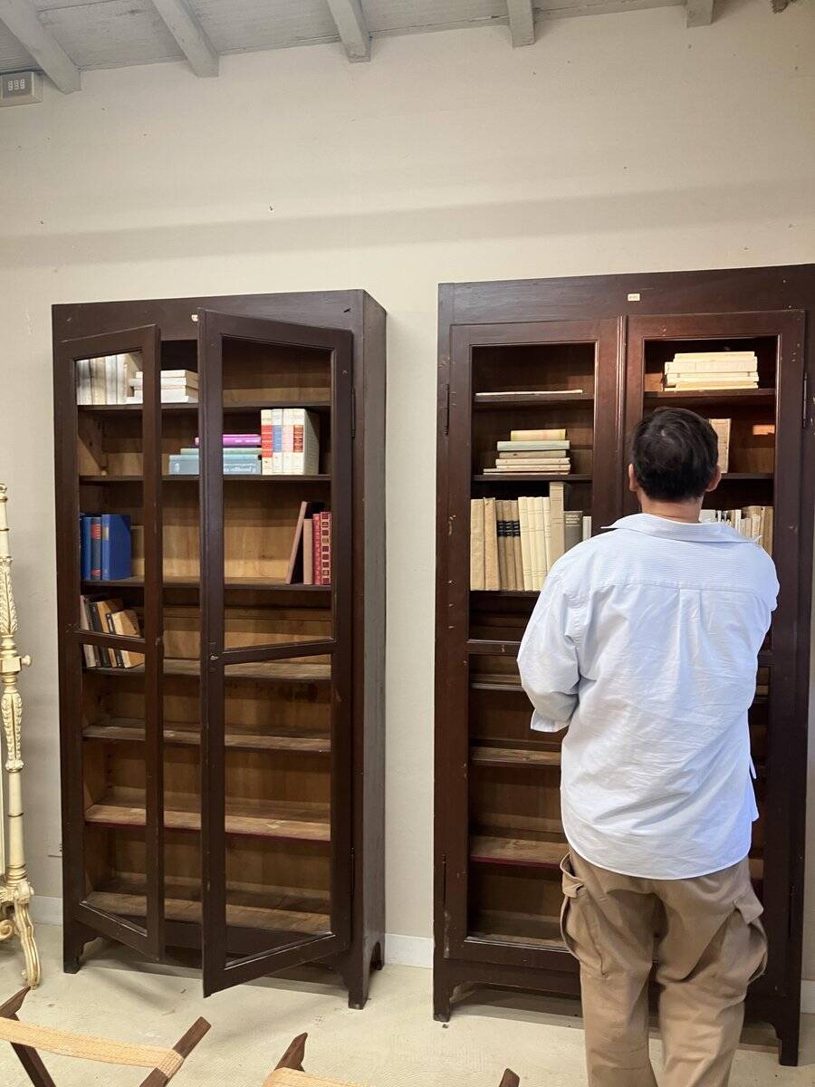 Italian Brown and Burgundy Lacquered Display Cabinets, 1890s, Set of 2