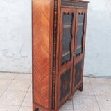 Louis XVI display cabinet in rosewood and amaranth veneer.