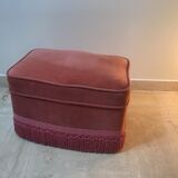 Pink velvet pouf with fringes