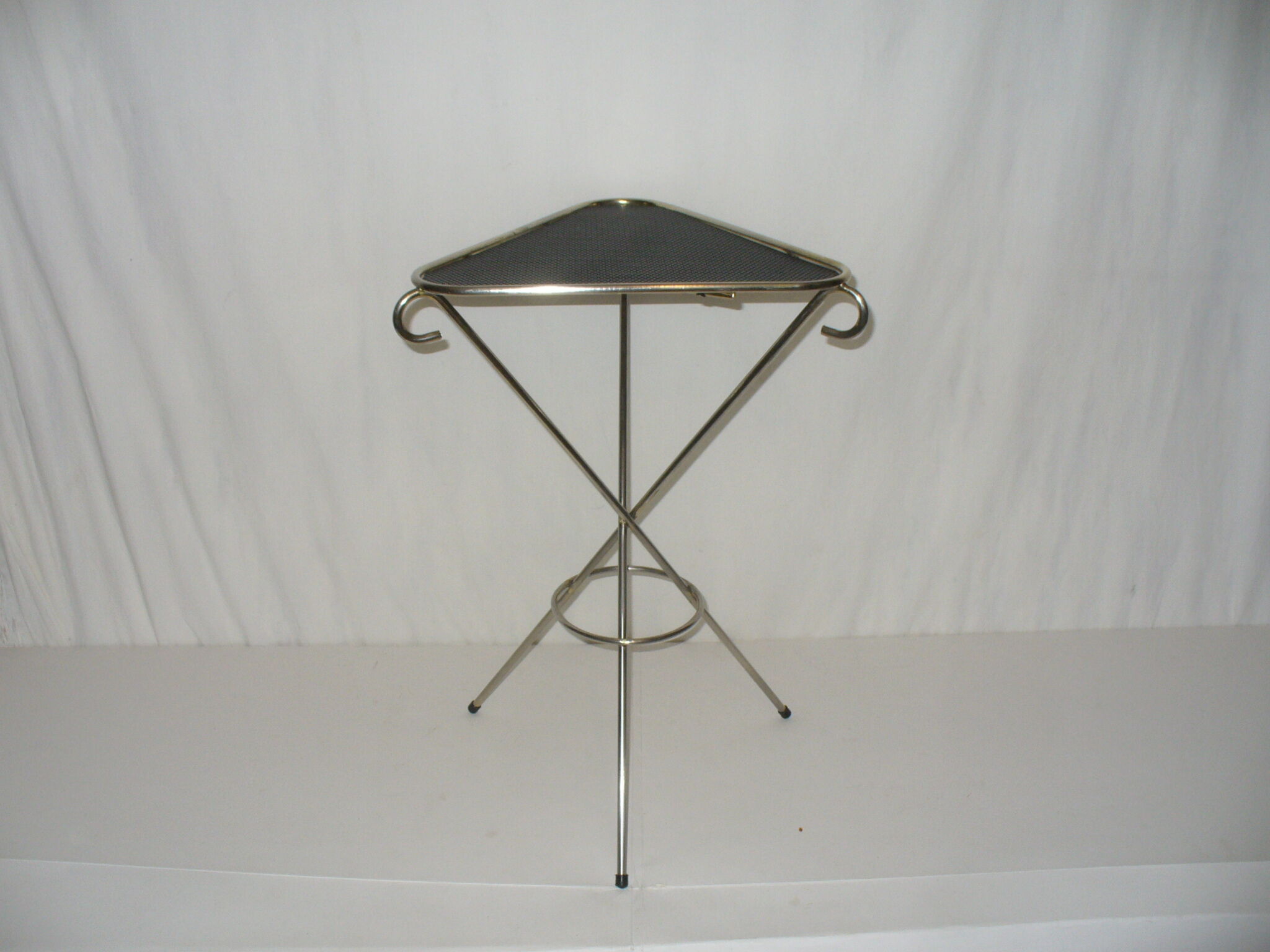 Tripod selette from the 50s
