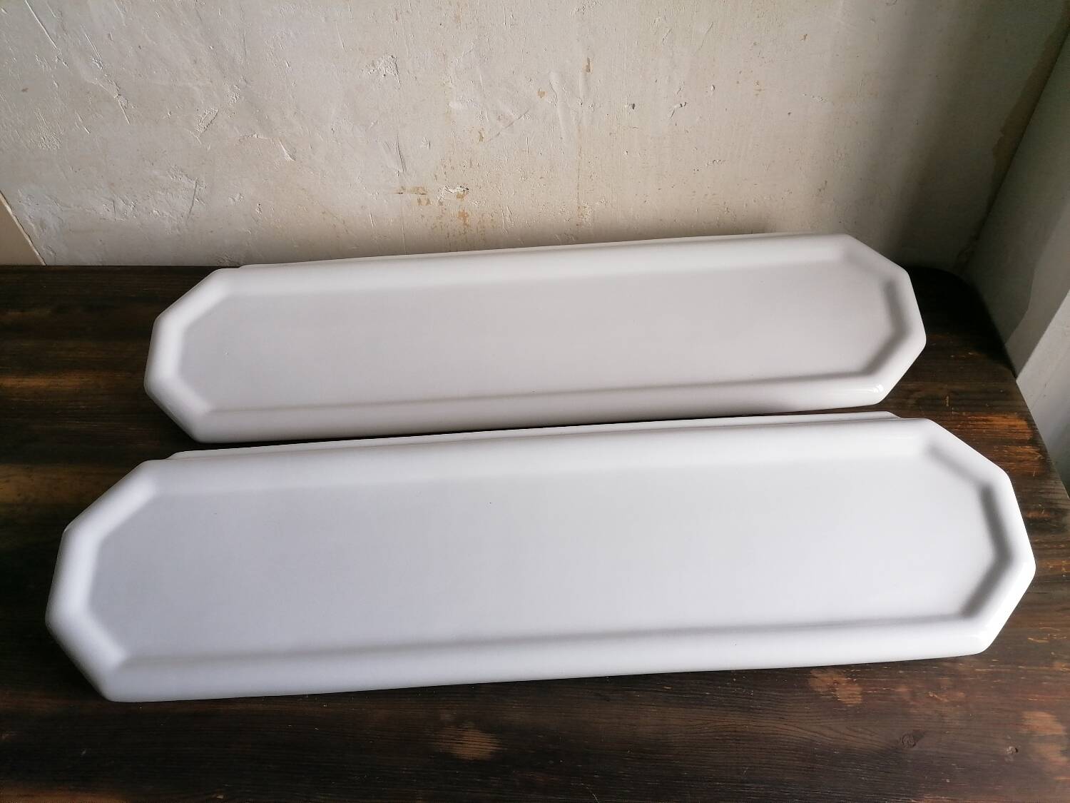 Porcelain wall shelves