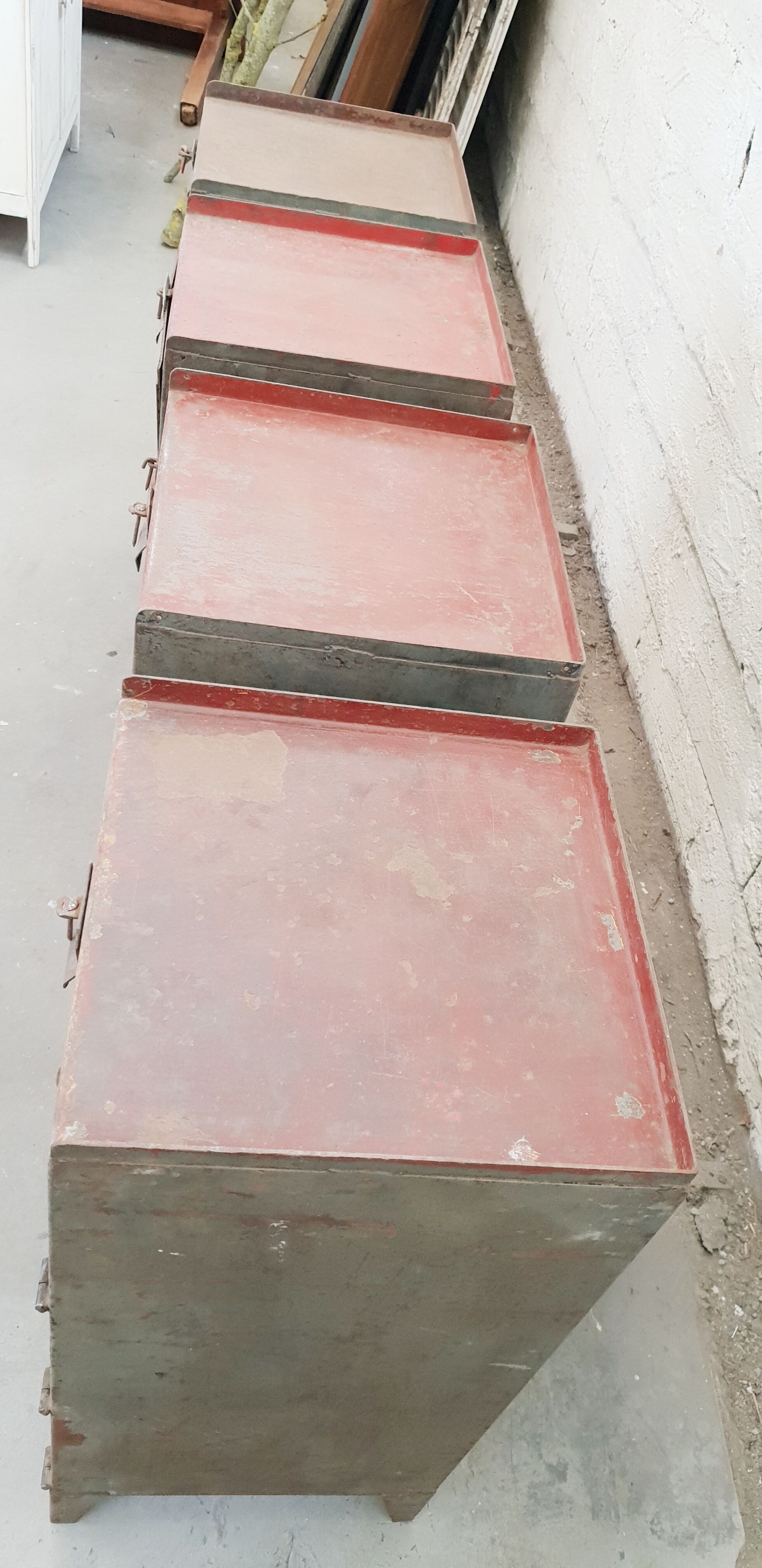 4 industrial workshop maids