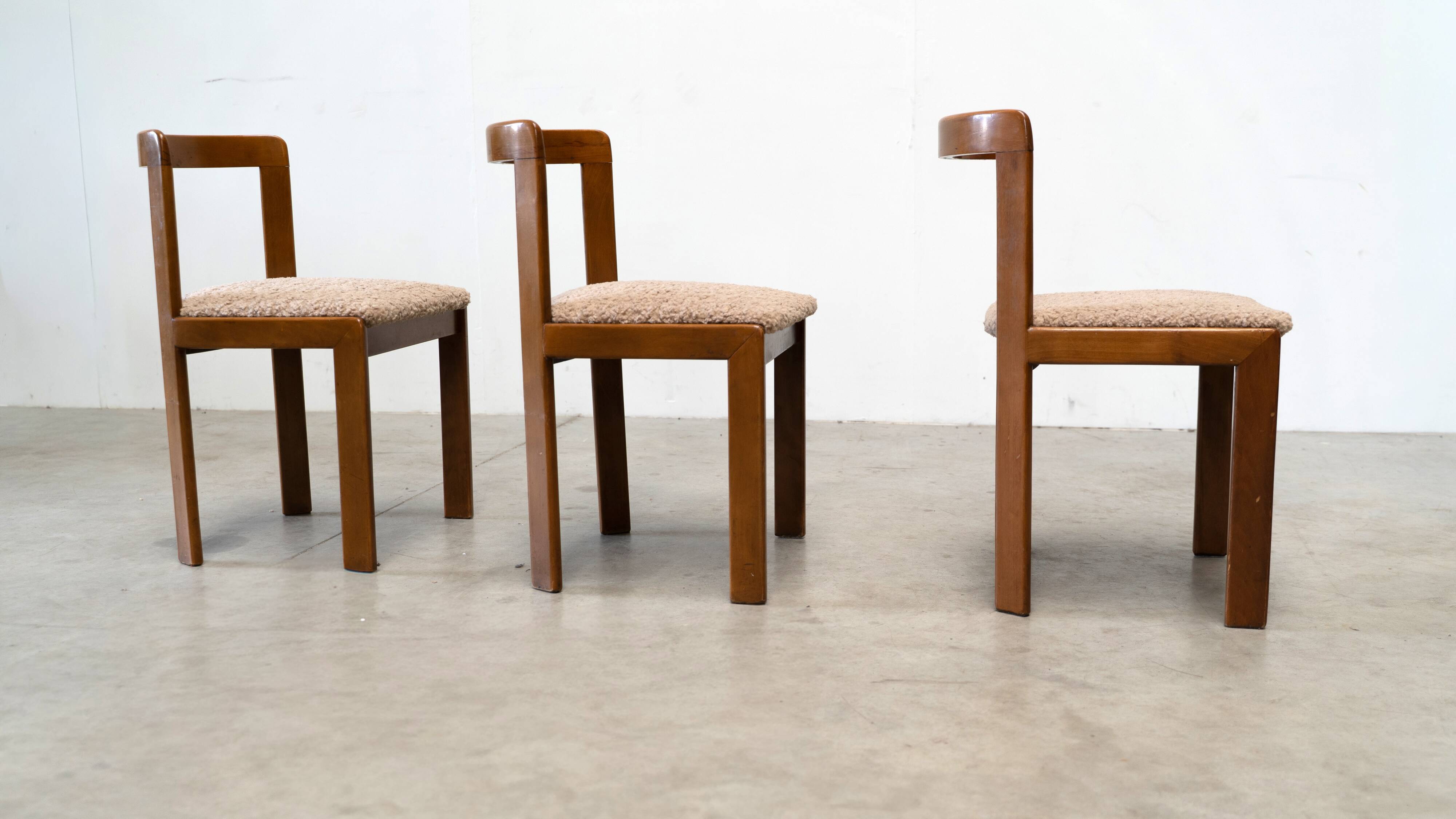 Ensemble de six chaises de salle à manger italiennes