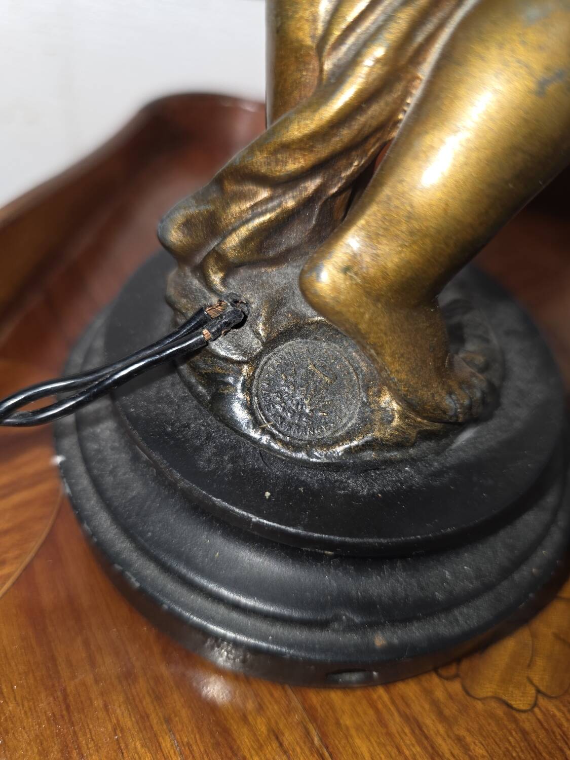 Pair of putti angel lamps from the 19th century.