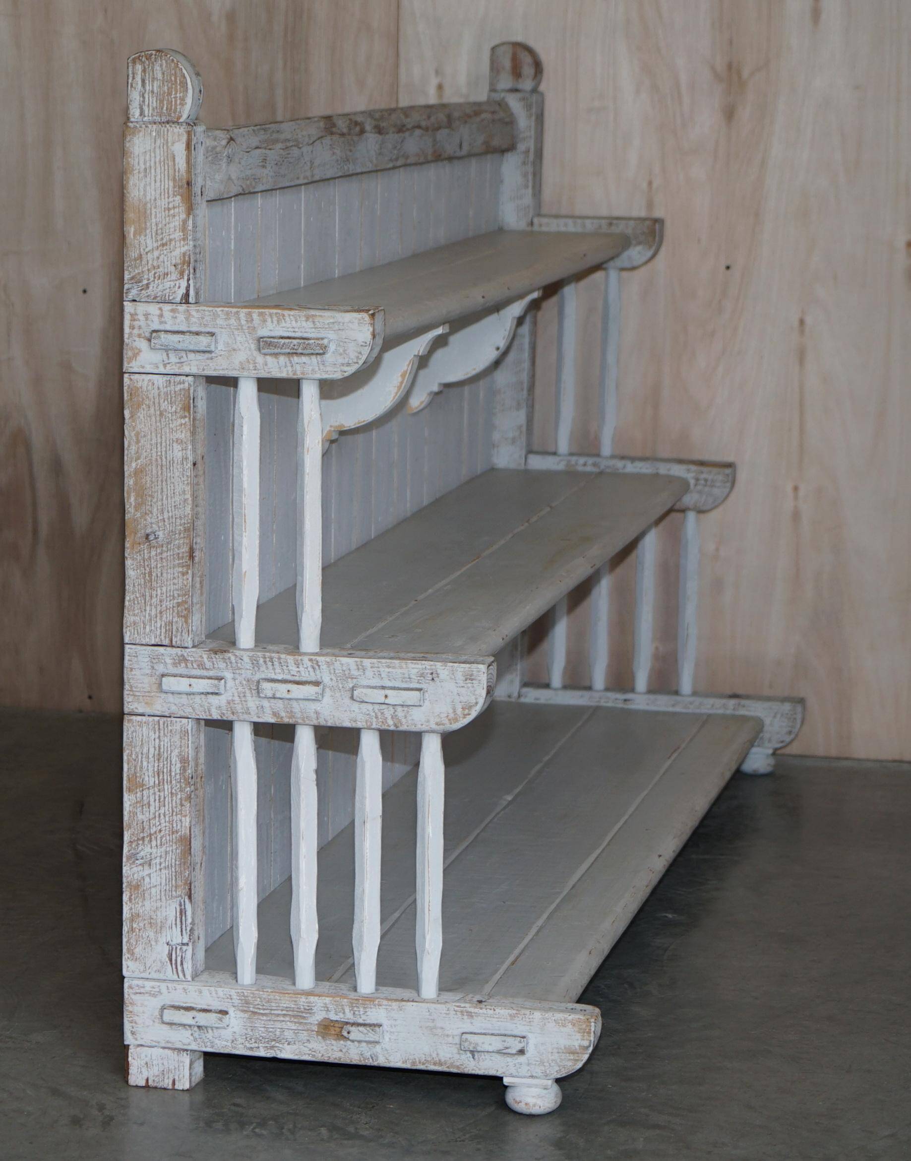 Large cascade shelf in solid oak, Late Victorian style.