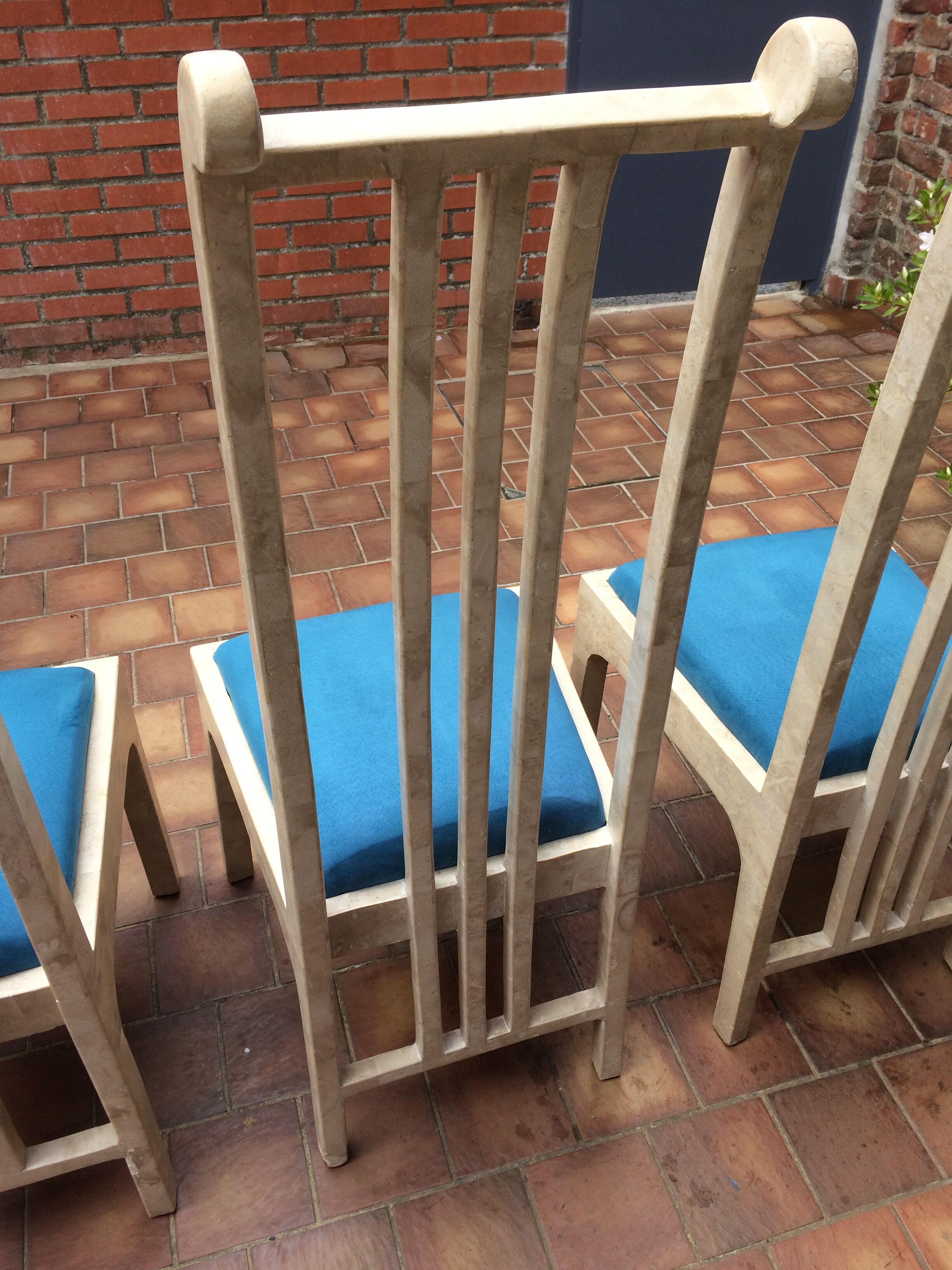 Chaises vintage et design en marbre blanc
