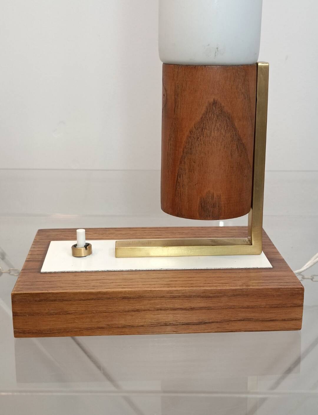 Lampe à poser laiton verre opalin 1970s