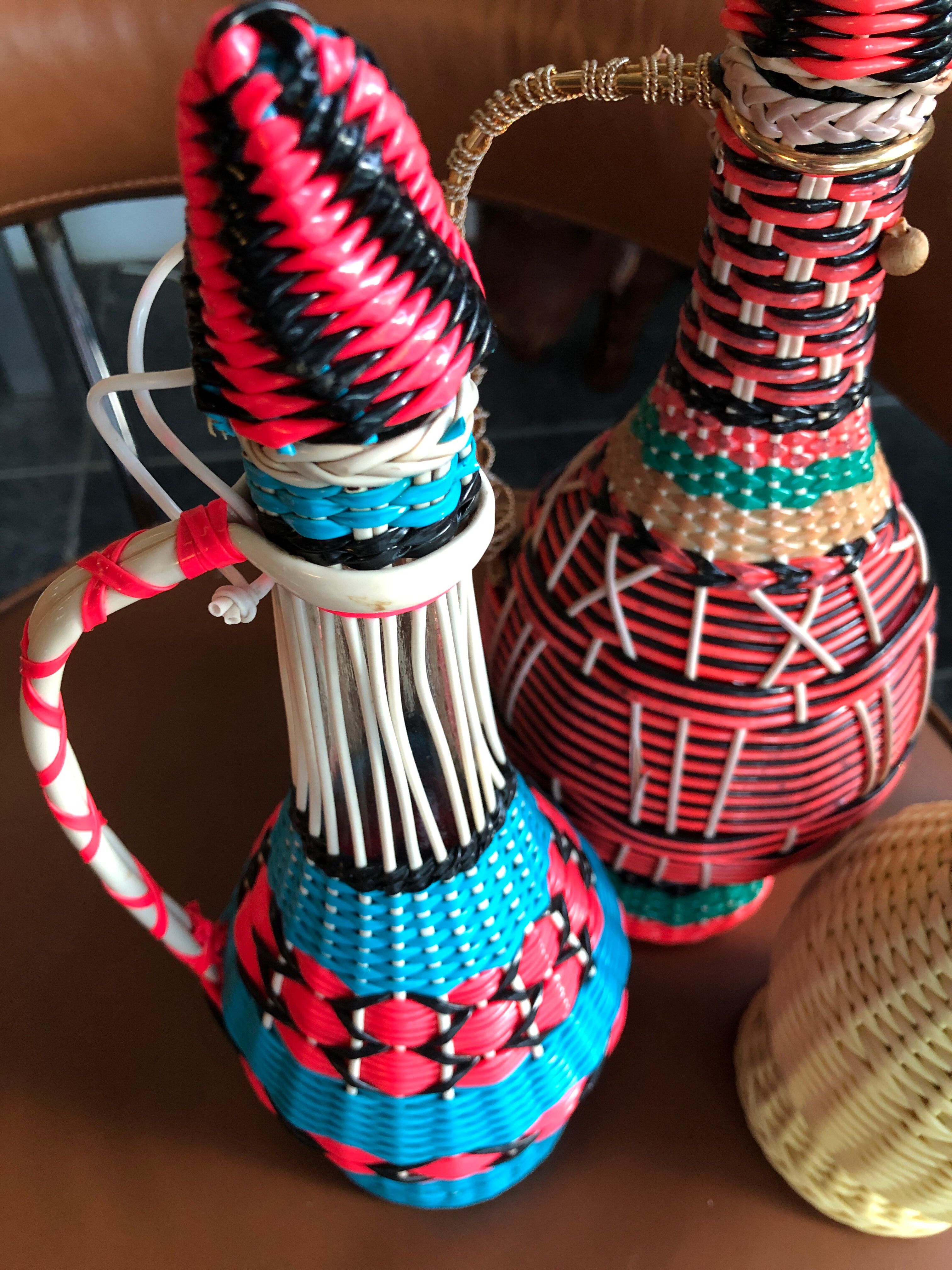 Vintage scoubidou canister