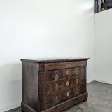 Restoration period chest of drawers with bronze ornaments
