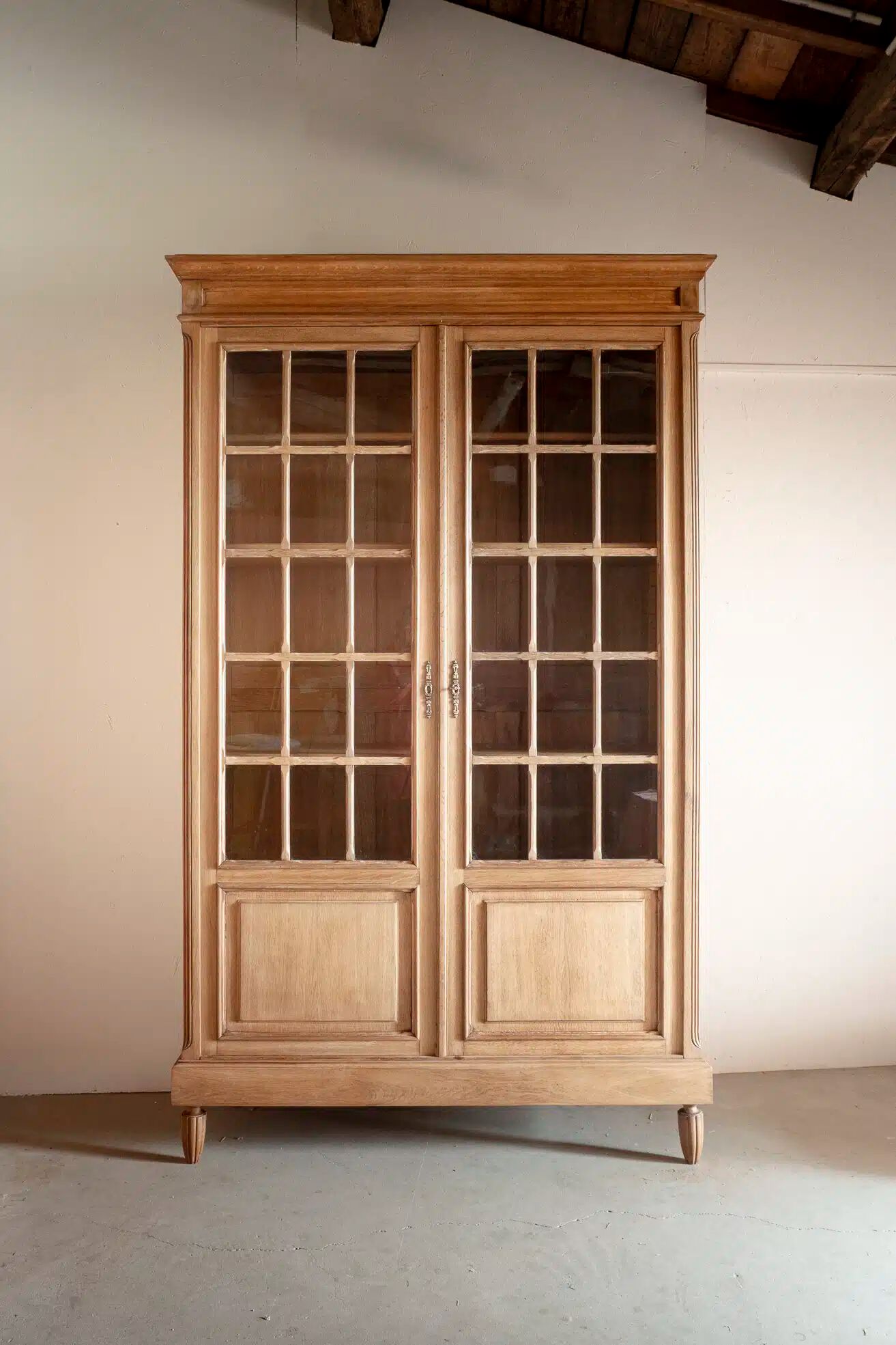 Grande vitrine en chêne « Augustine »