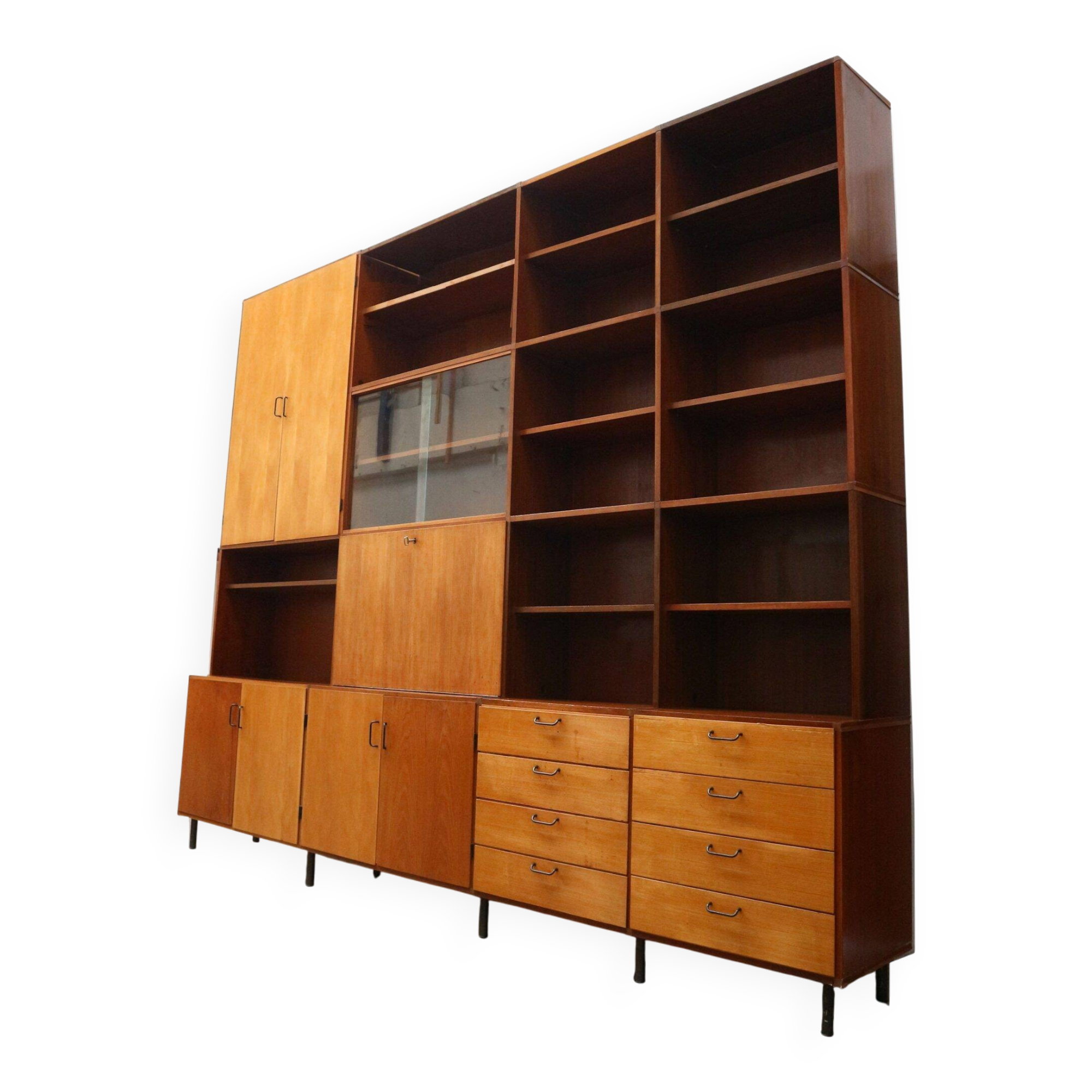 Large vintage wall unit from the 1960s with functional and timeless design