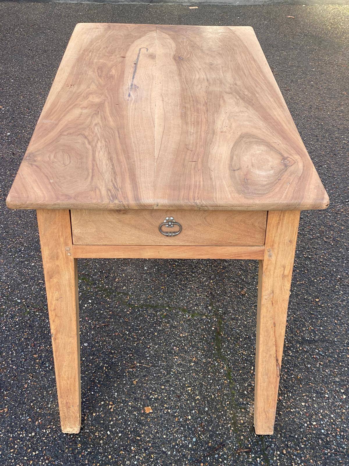 Renovated farmhouse table in solid oak from the 18th century with drawer, 150cm.
