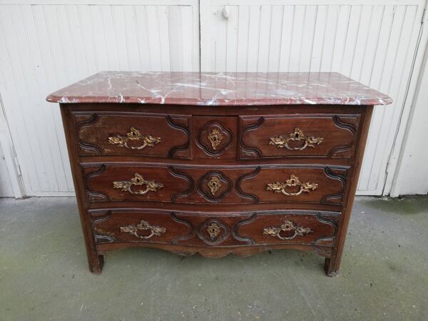 Commode galbée style Louis XVI