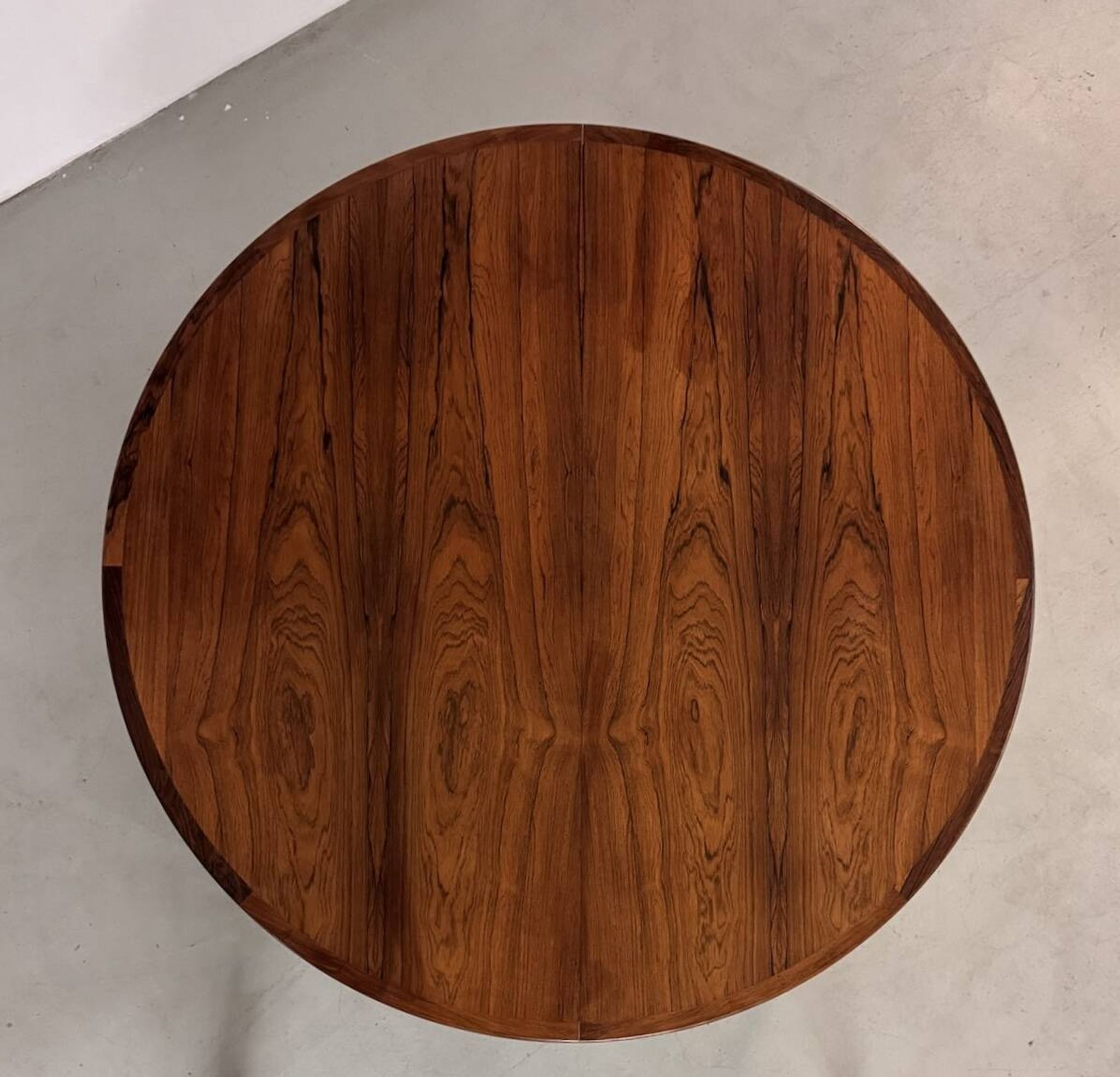 Mid-Century Round Dining Table in Palisander Henry Rosengren Hansen, Denmark 1960s