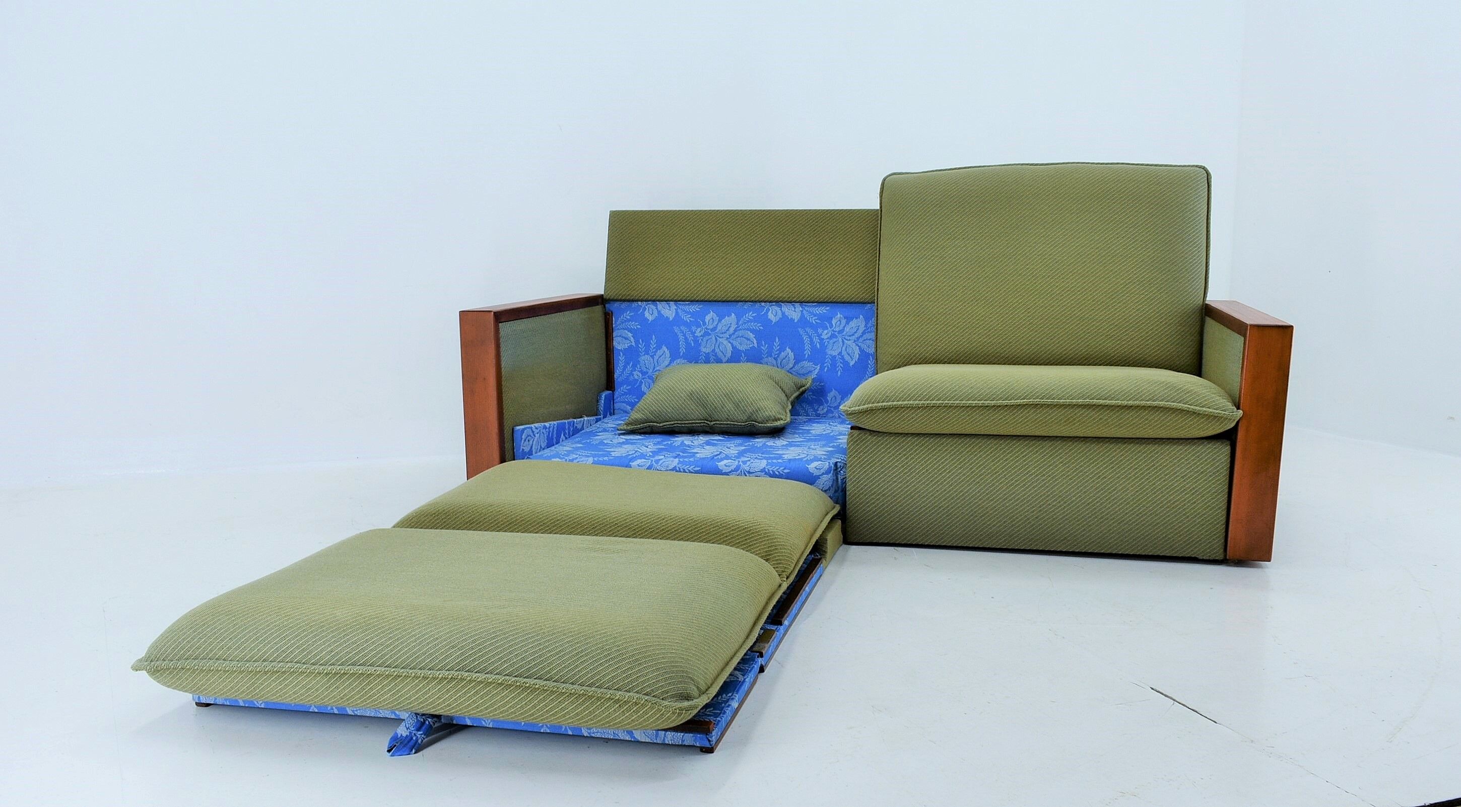 1960s, Miroslav Navratil Convertible Sofa, Czechoslovakia
