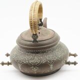 Ancienne théière ethnique