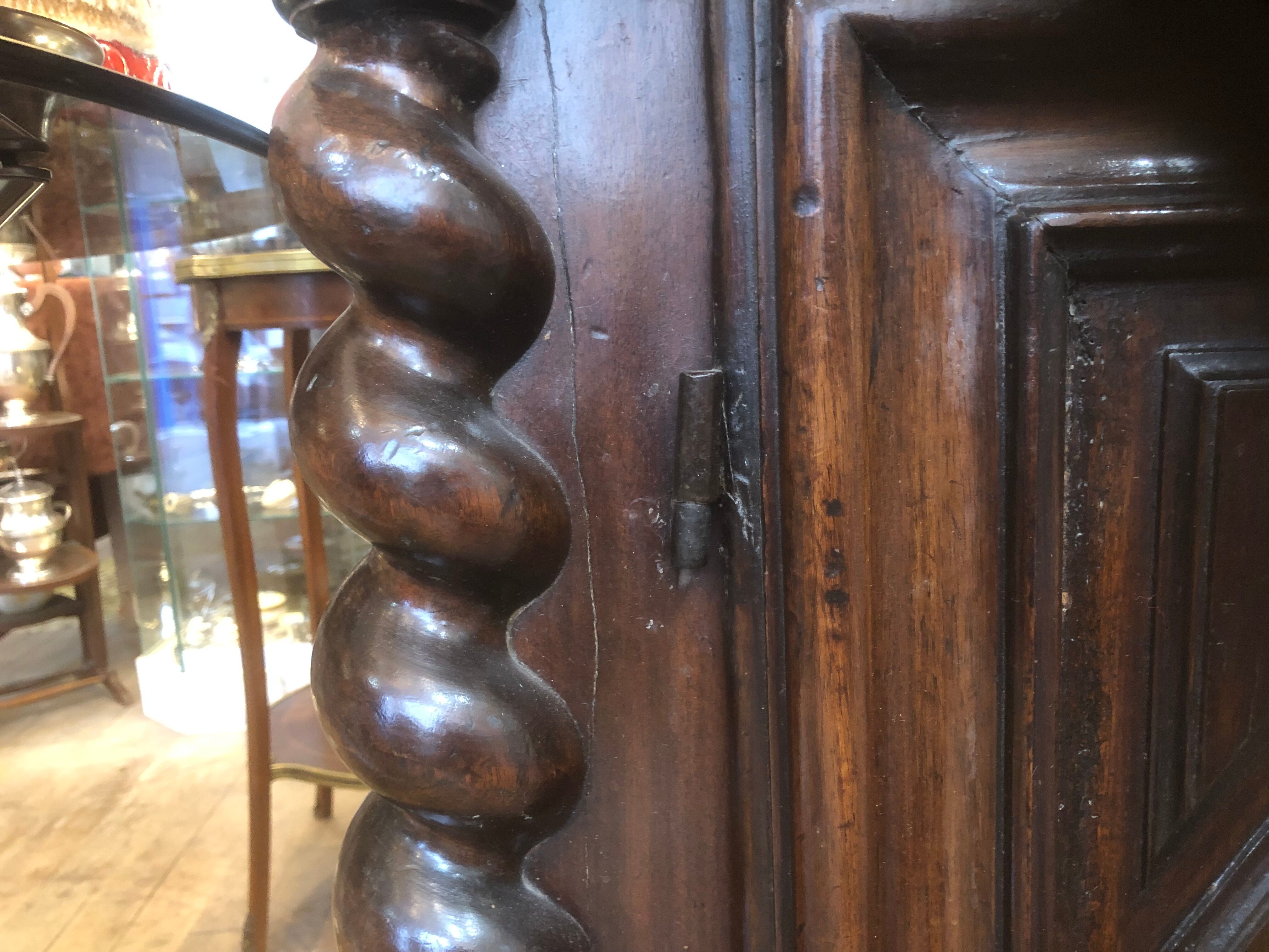 Superb walnut confectioner of the Louis XIII period Mid-XVII