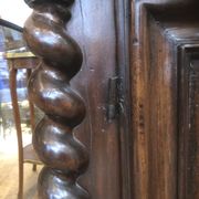 Superb walnut confectioner of the Louis XIII period Mid-XVII