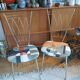 Paire de chaises en métal doré années 50