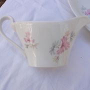 Ceramic service with 5 dishes