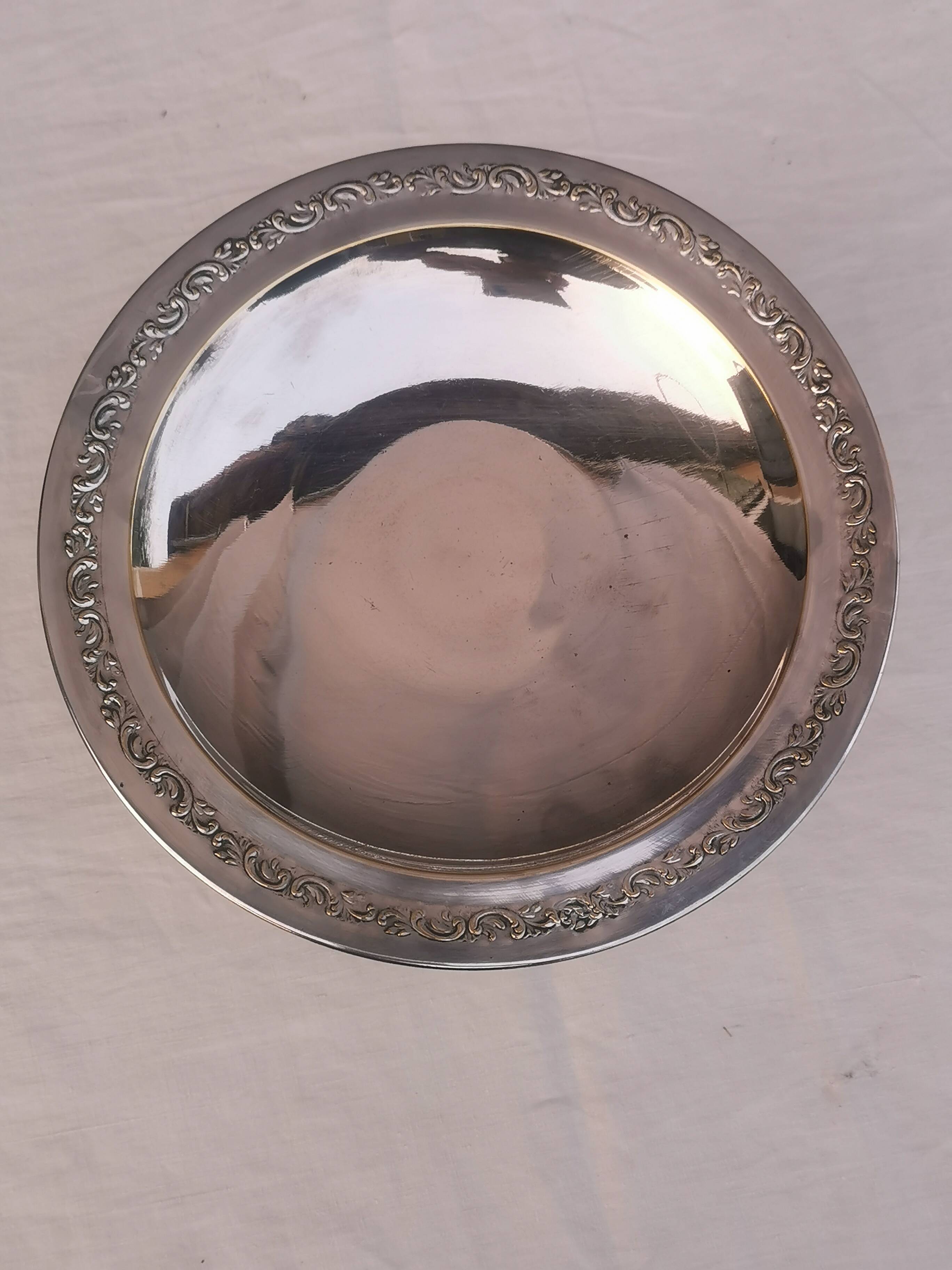 Shower bowl in silver metal