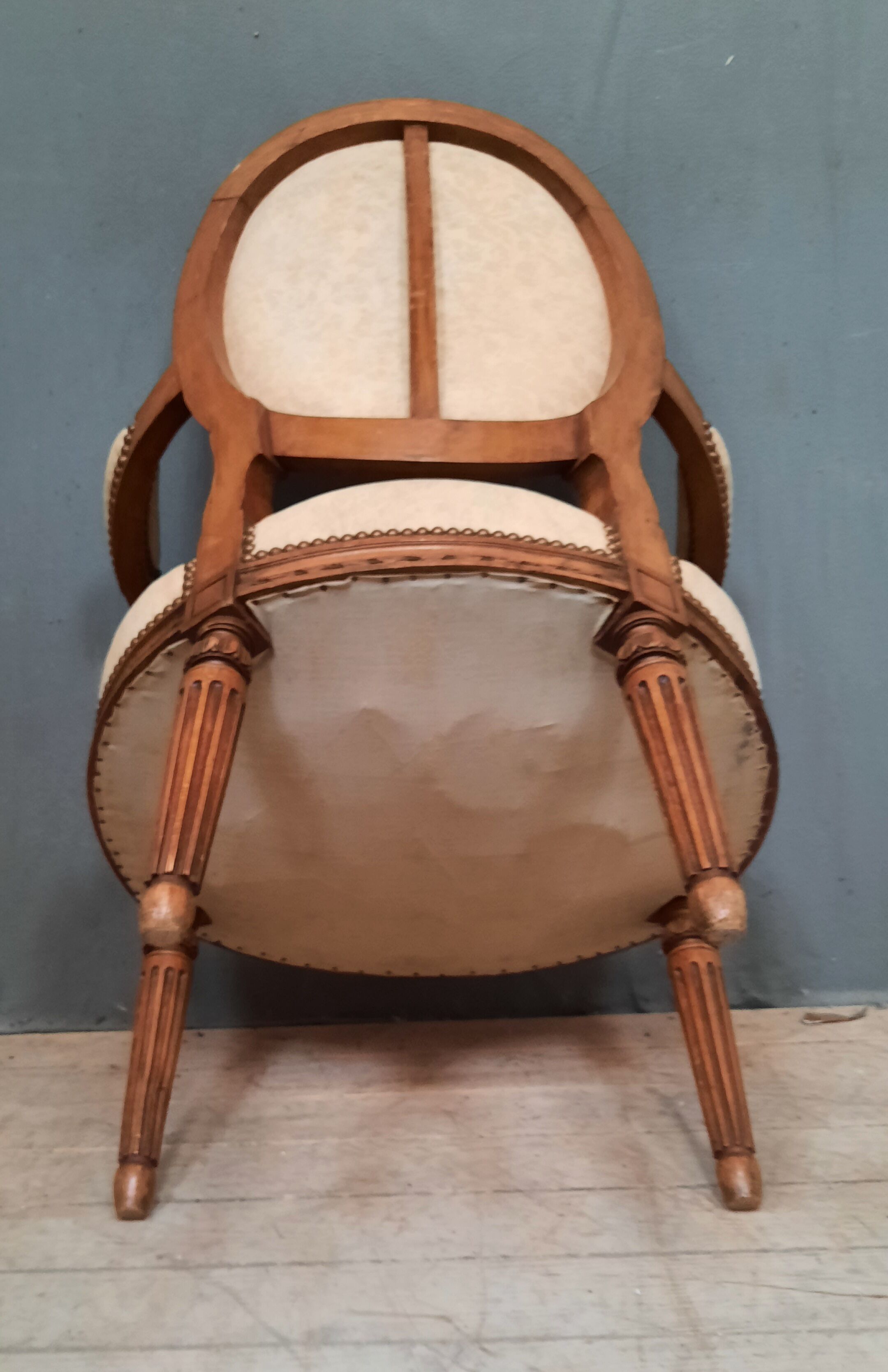 Paire de fauteuils style Louis XVI