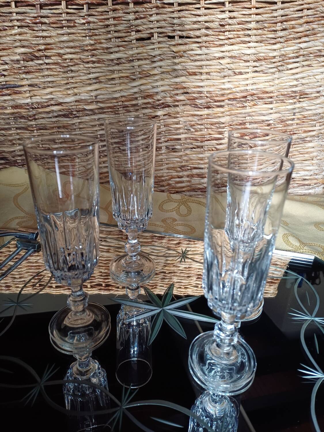 4 champagne flutes from the D'Arques crystal factory