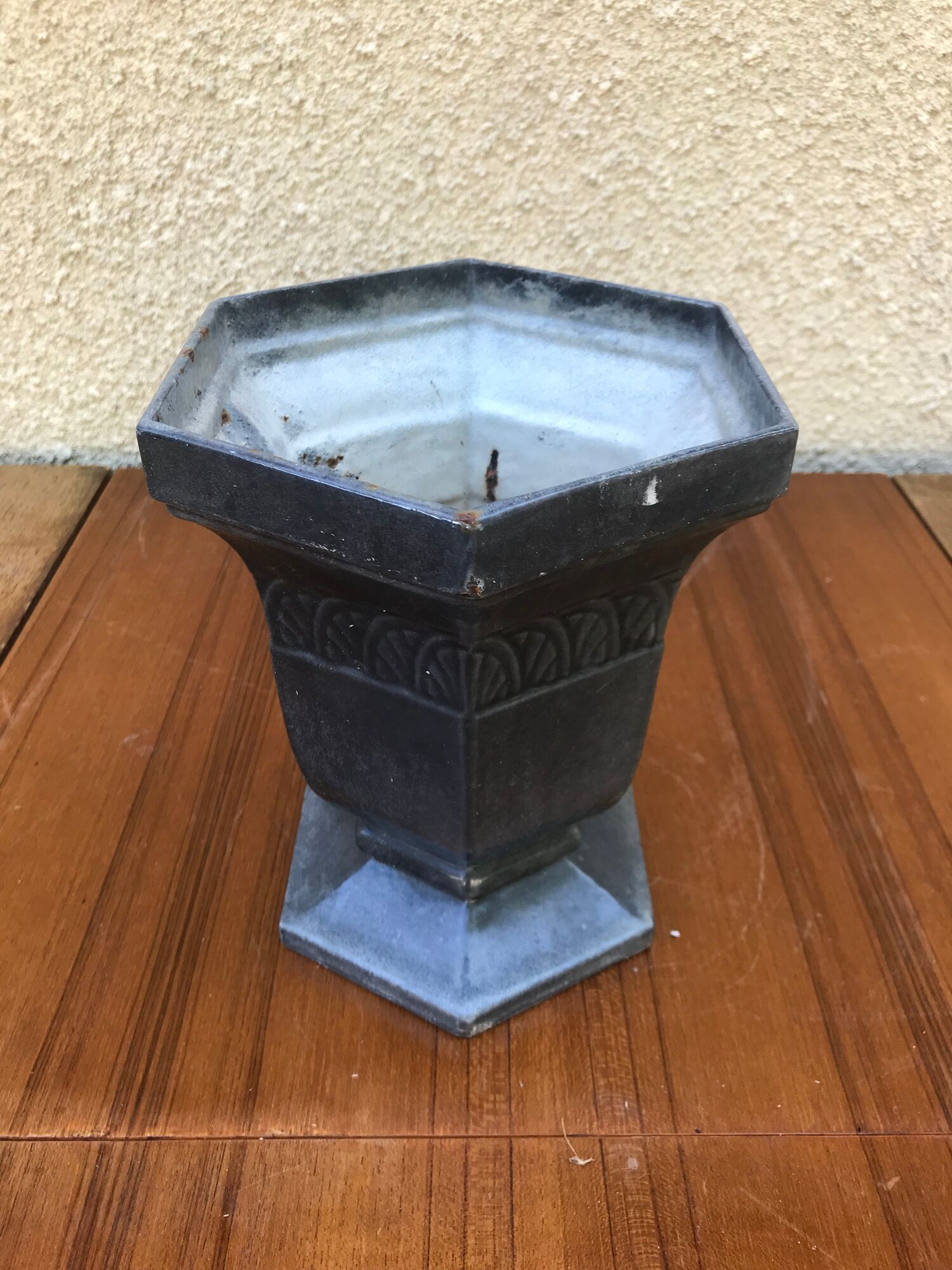Old pot art deco plants fonte enamel blue