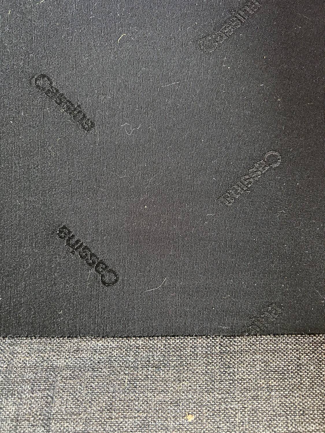 Canapé en tissu LC2 par Le Corbusier