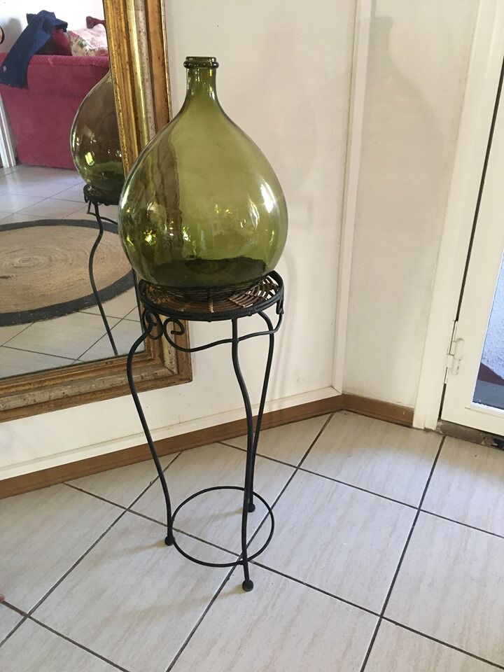 Tripod side table in rattan and iron