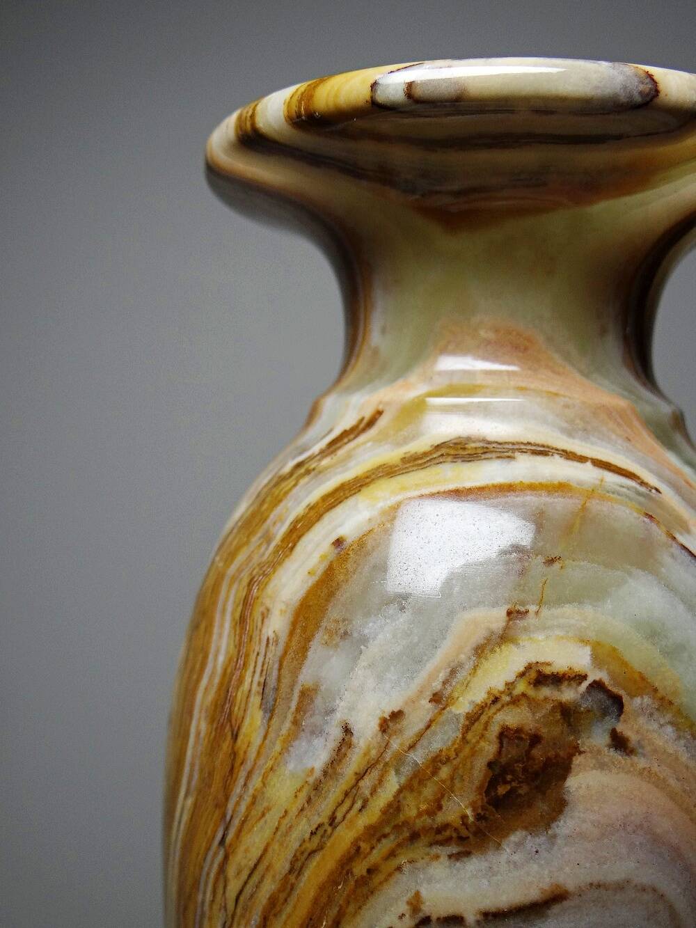 Vintage baluster vase in green striped onyx, Italy, mid-century.
