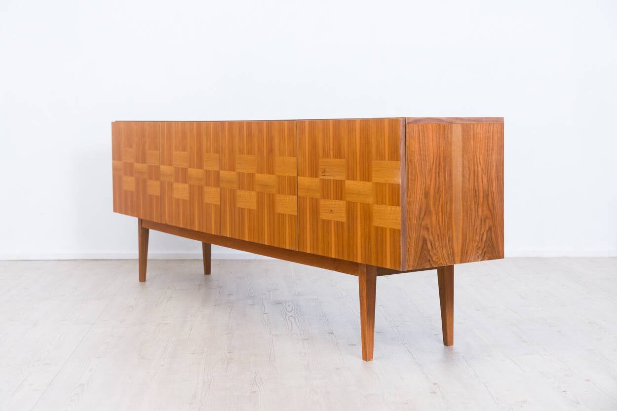 Grand buffet Mid-Century en noyer