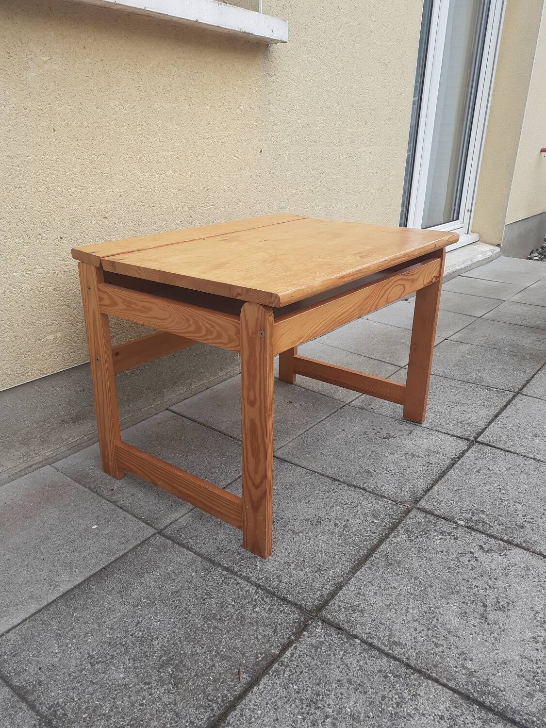 Pine children's desk