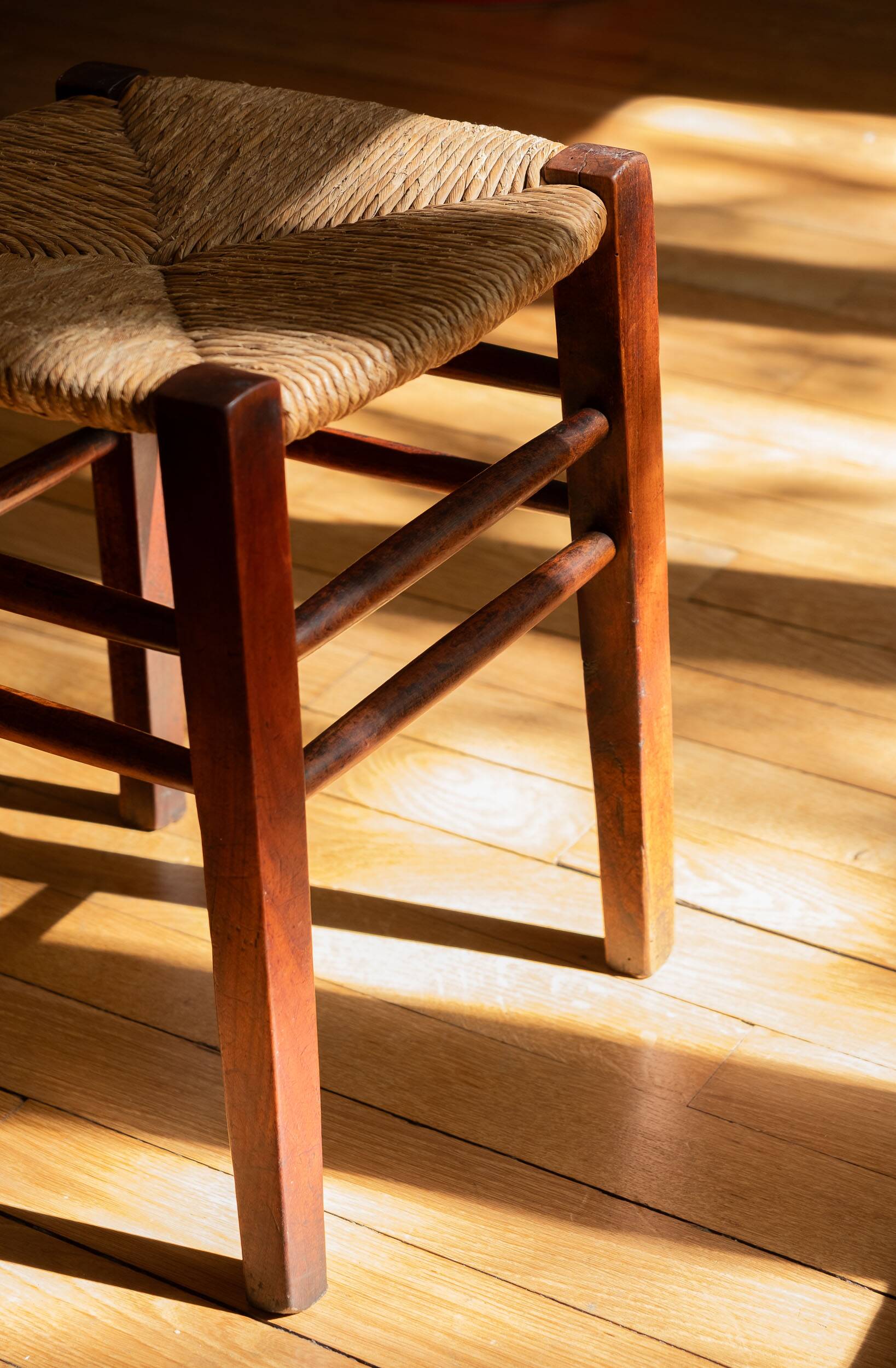 Wood and straw stool - Rustic style