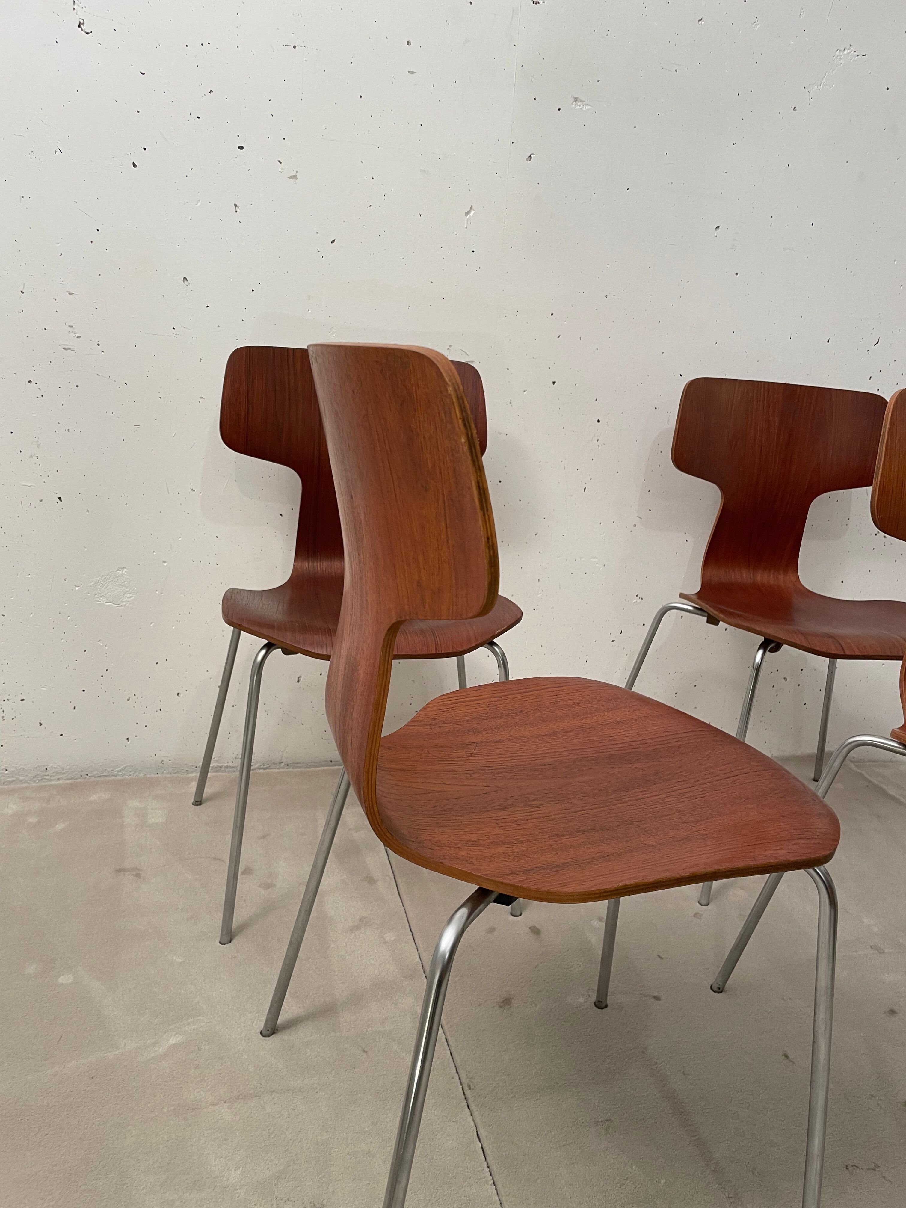 Series of 4 chairs Hammer Model 3103 , Arne Jacobsen, Fritz Hansen 1971