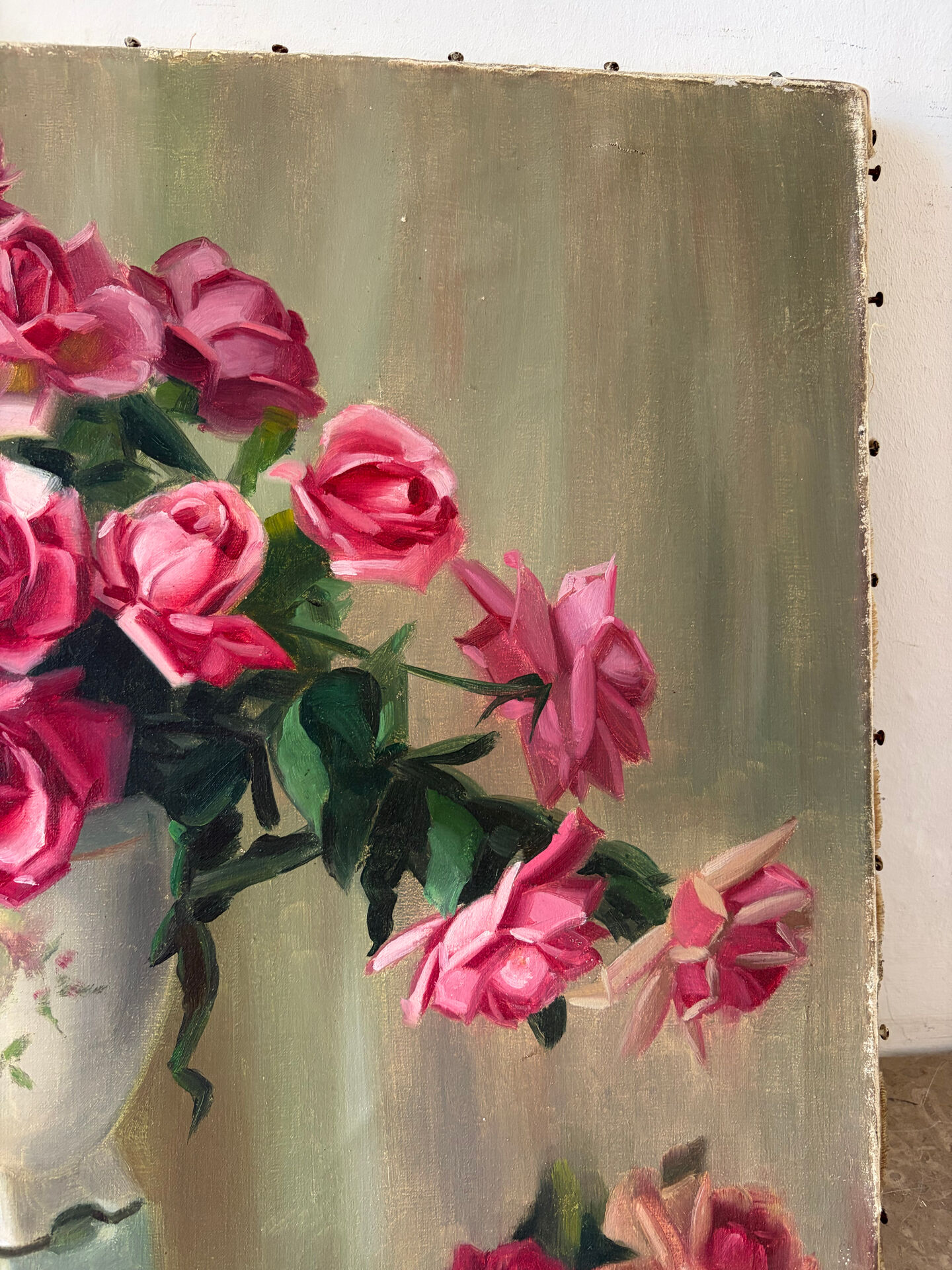 Tombée de roses, huile sur toile signé Miller Ranson