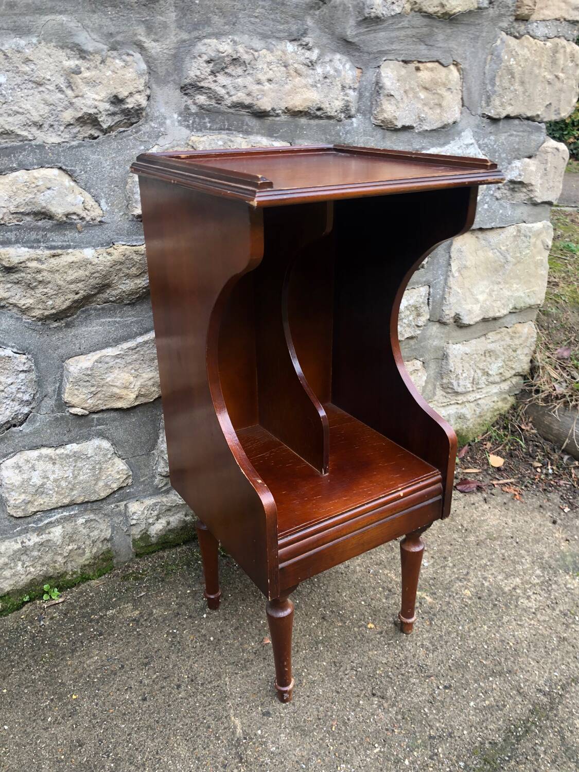 Bedside record holder