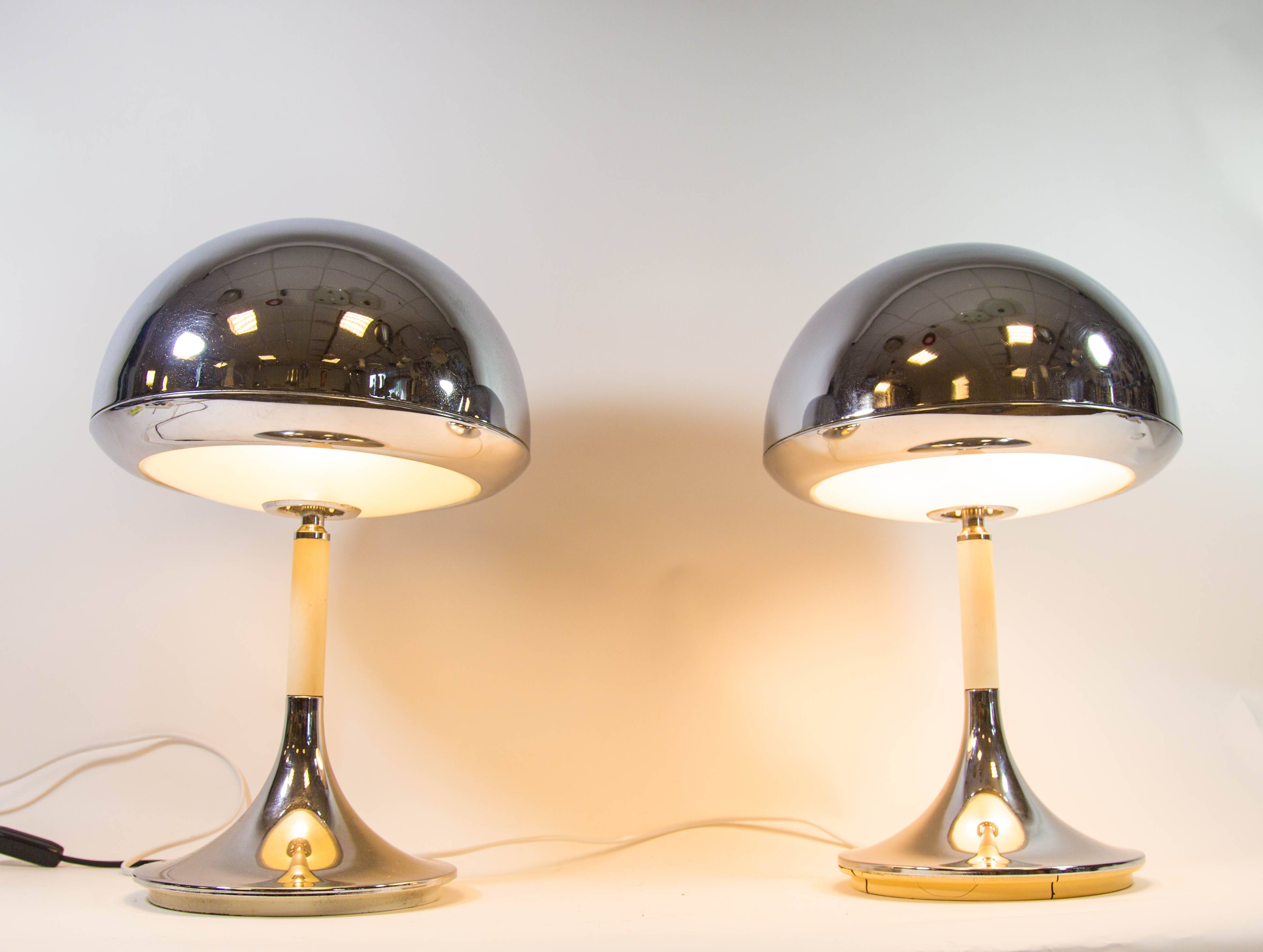 Space-age table lamp - Fase Madrid/Grin Luz - 2 available - vintage 60's
