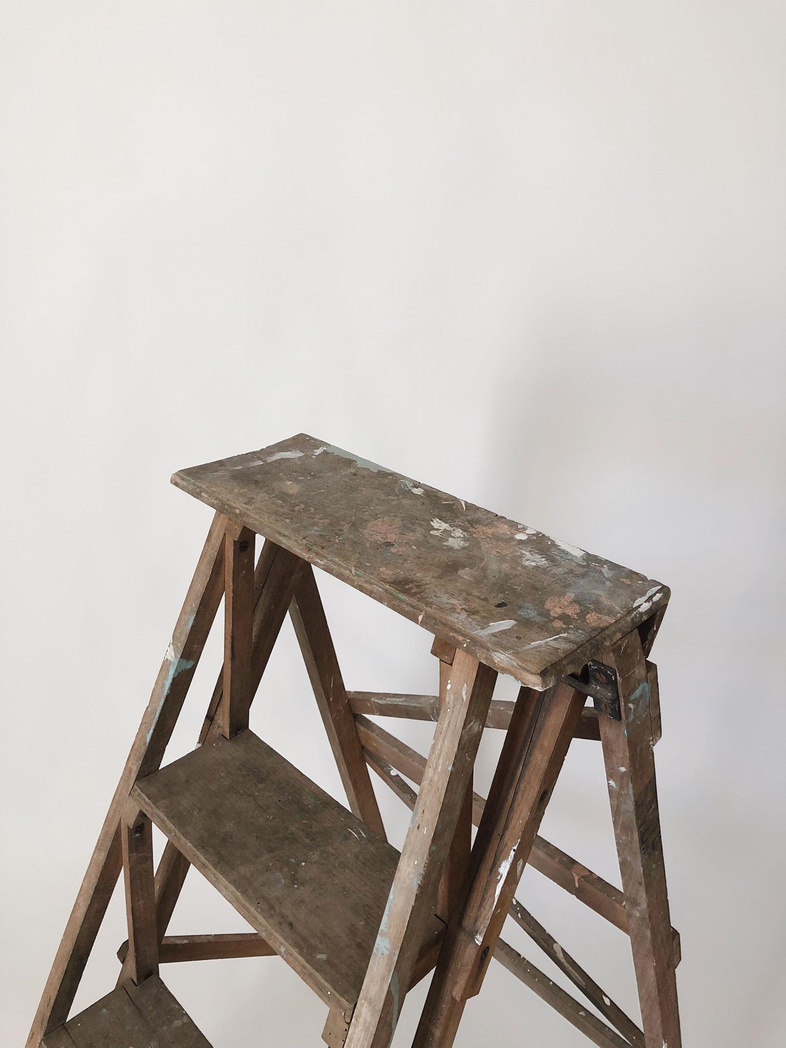 Wooden painter's stepladder