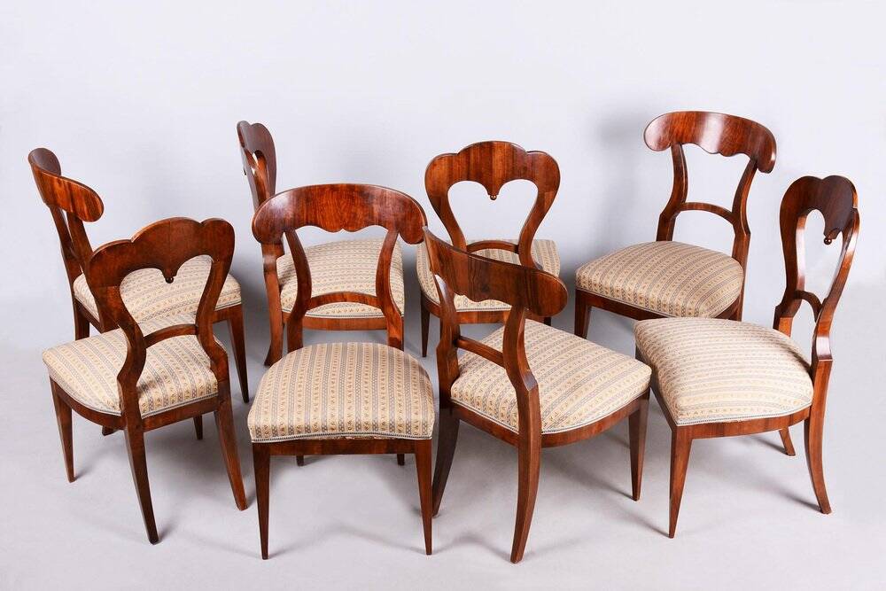 Biedermeier Chairs in Walnut, Austria, 1830s, Set of 8