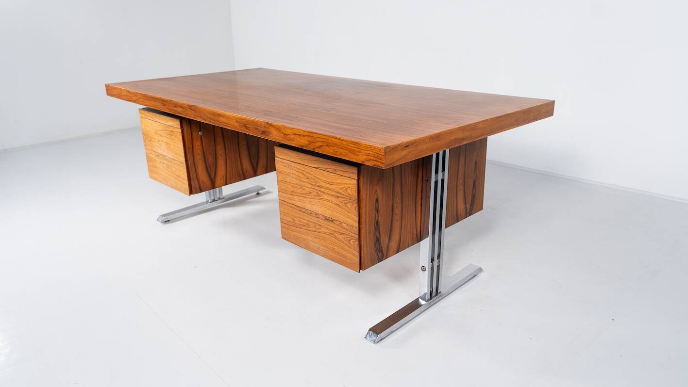 Bureau moderne du milieu du siècle en bois et chrome, Italie, années 1970