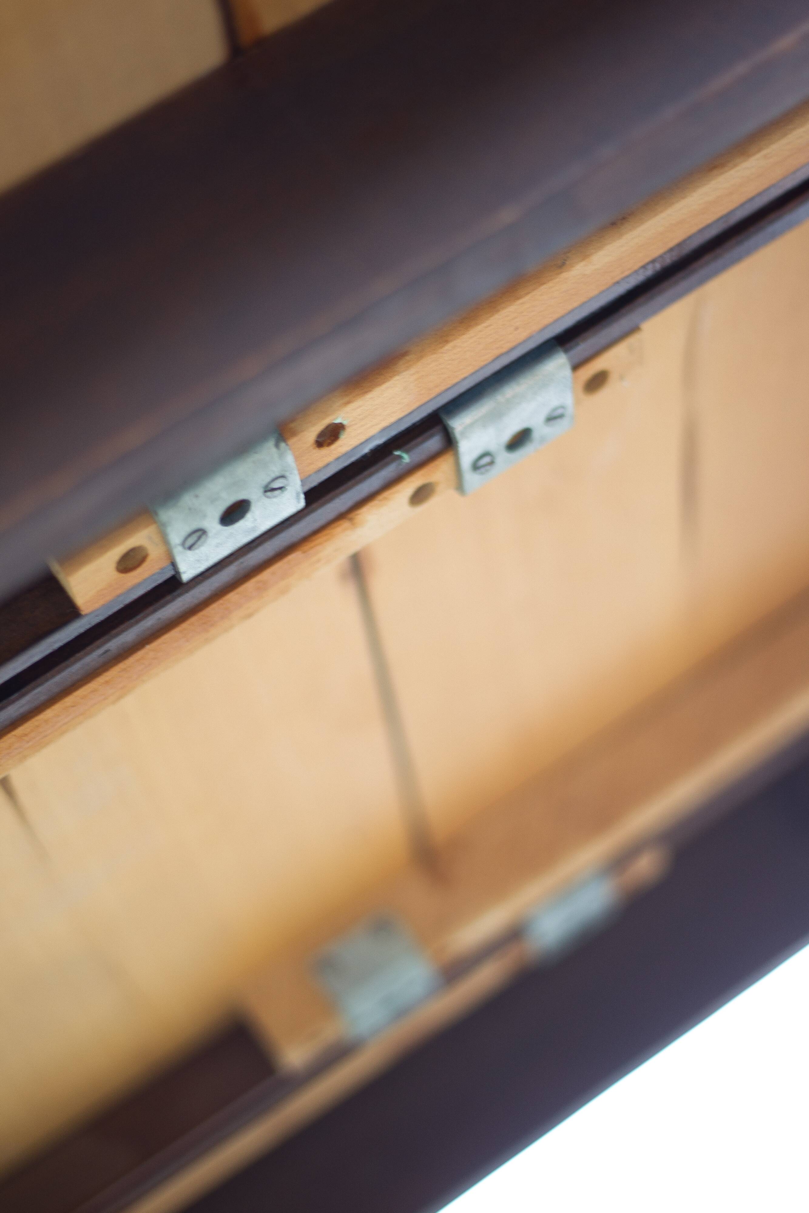 Round wooden table with 1 extension, wooden dining table, dining room table, kitchen table