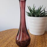 Vase en verre violet