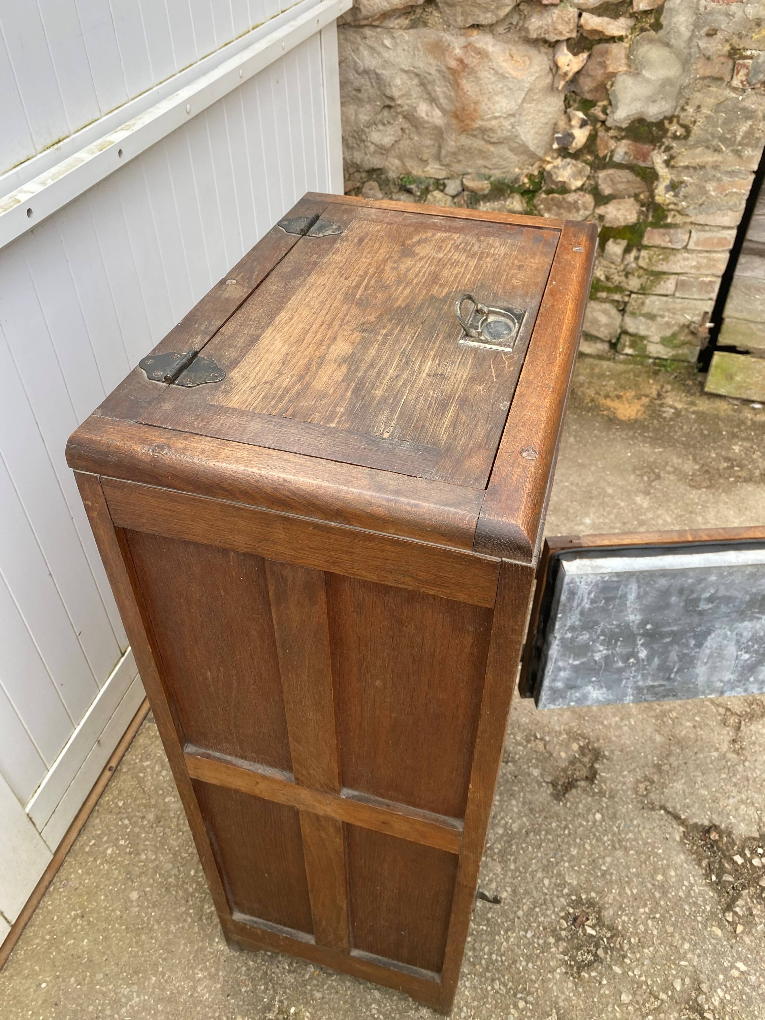 Vintage 1930s oak bar/icebox refrigerator