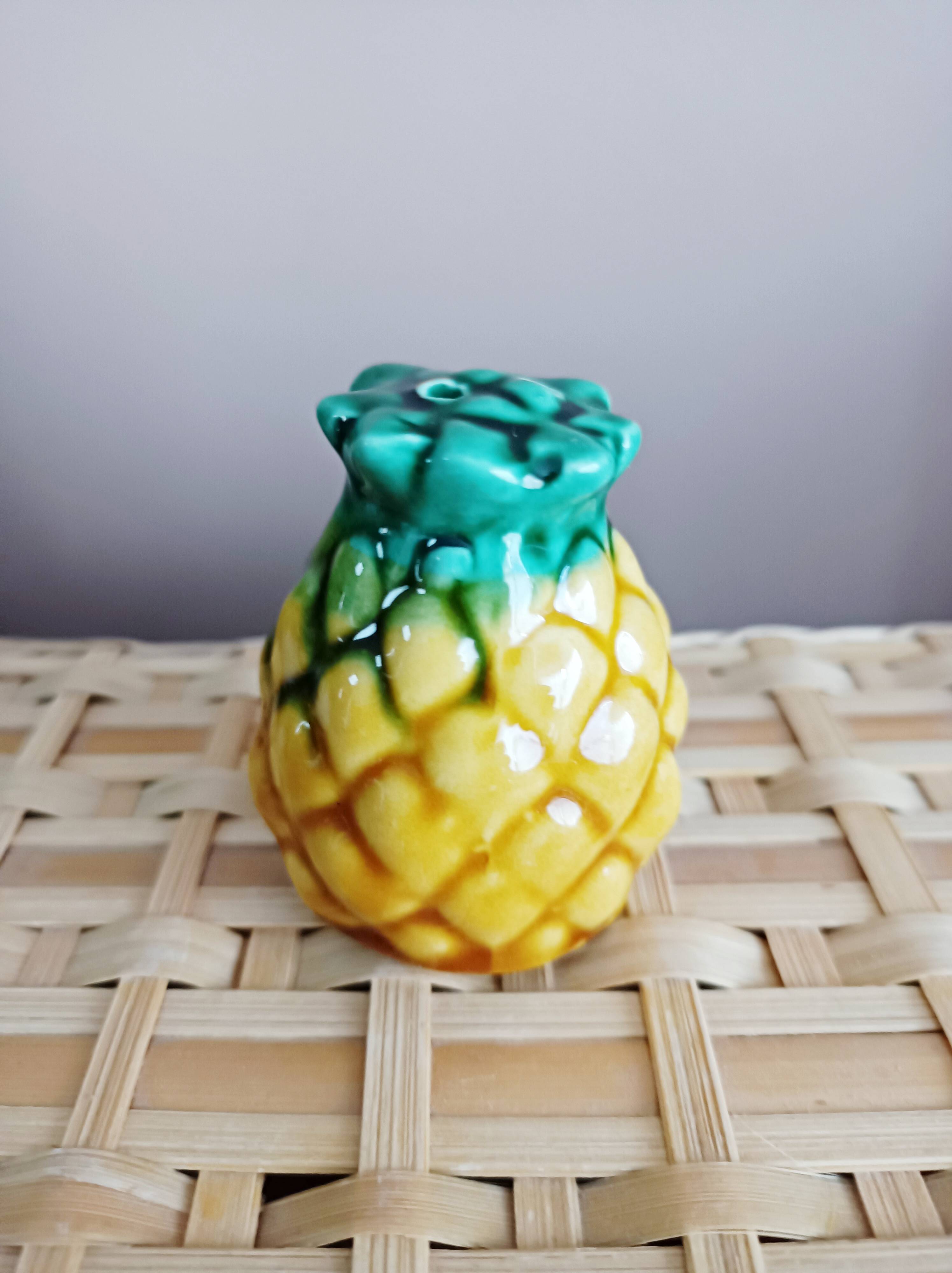 Pineapple salt and pepper shaker duo in slip
