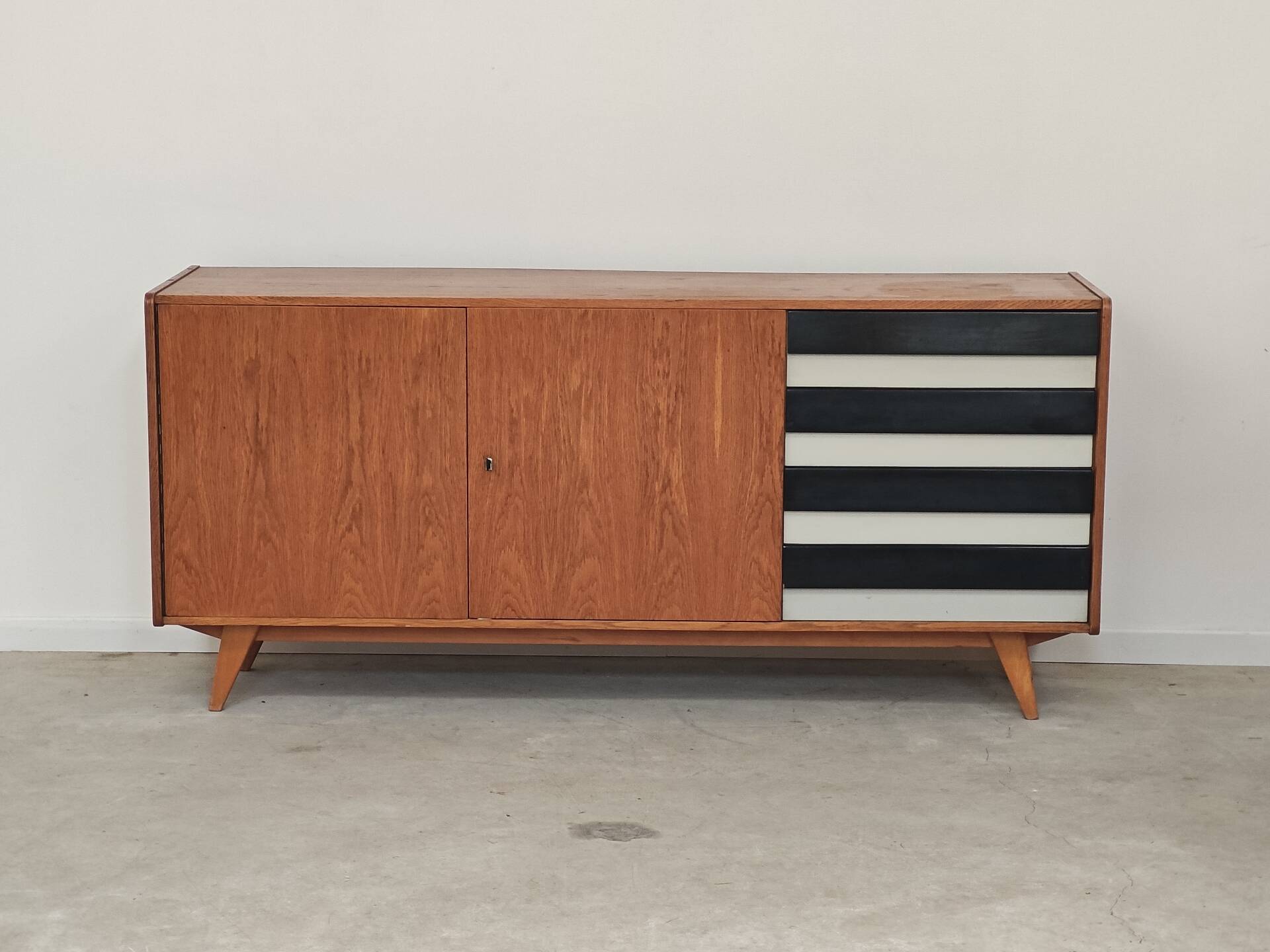 Enfilade U460 in white and black by Jiri Jiroutek for Interier Praha 1960