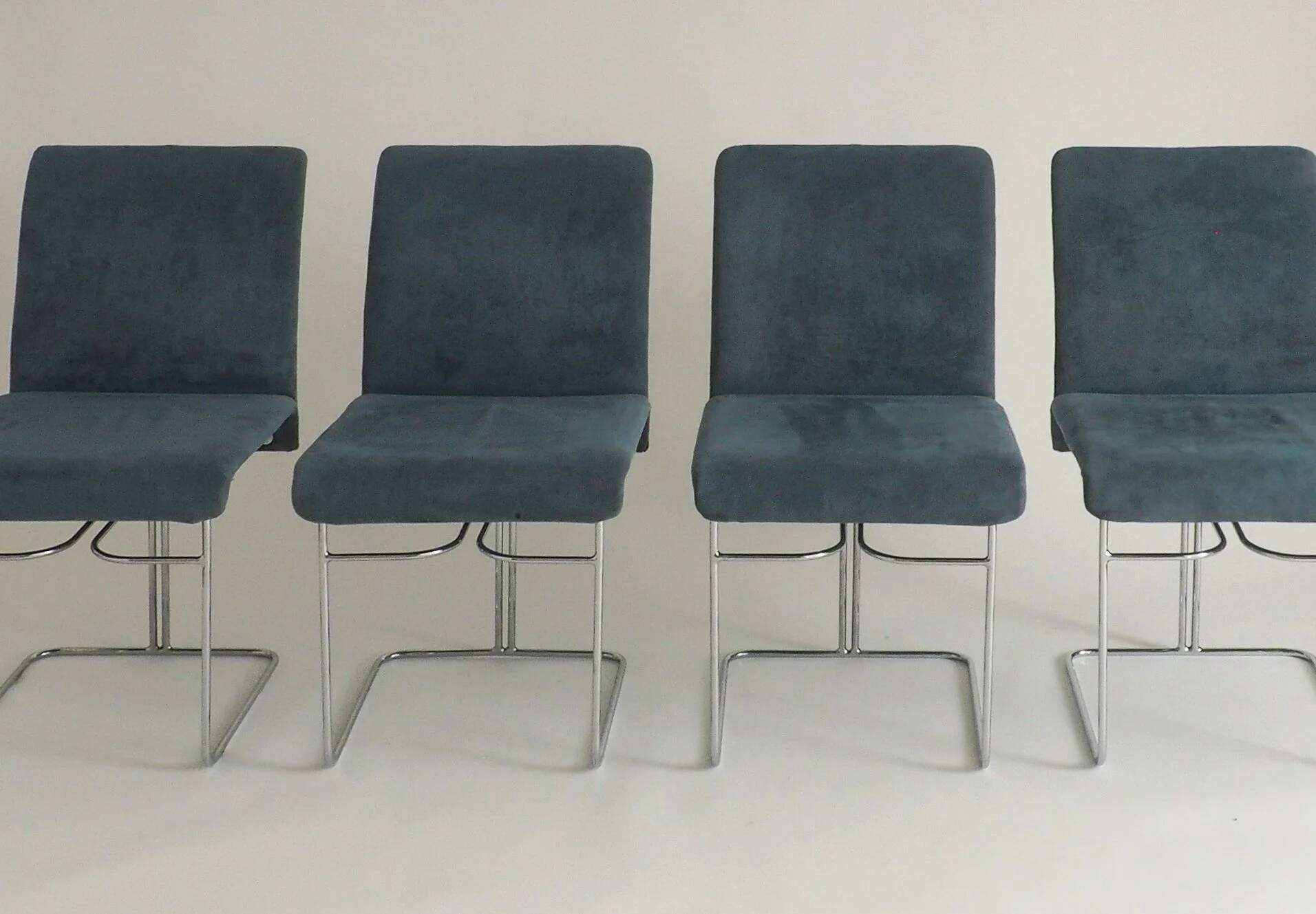 Set of 4 dining chairs by Ernesto Radaelli for Saporiti