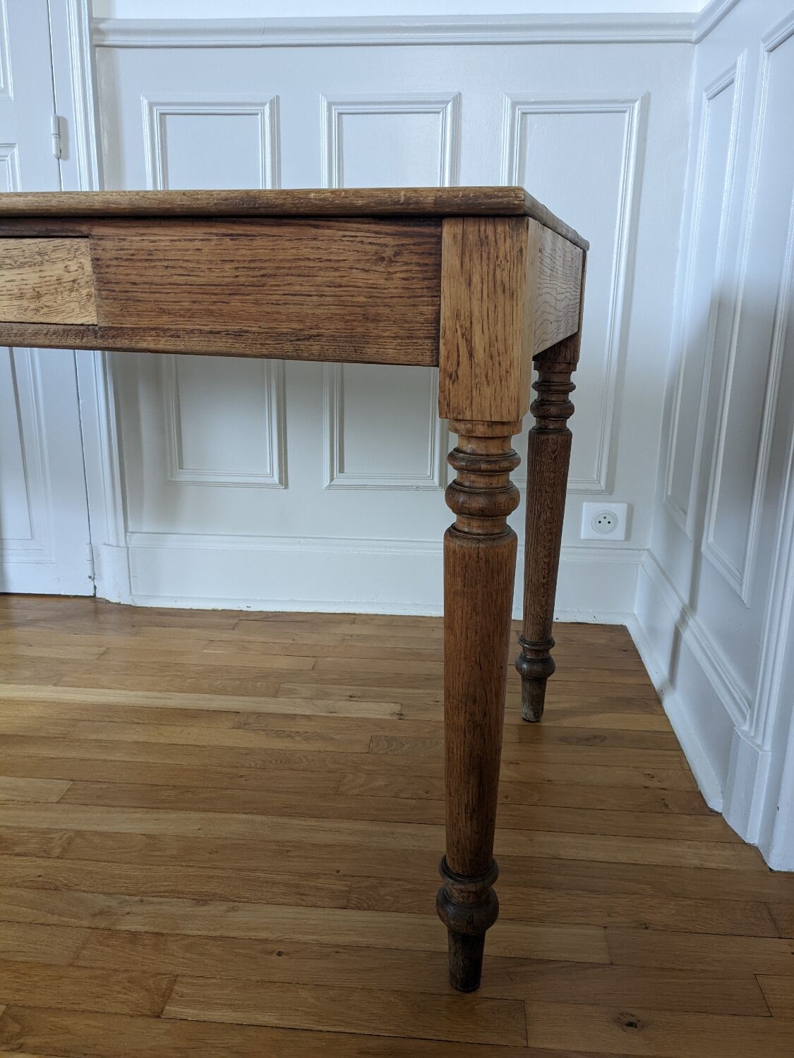 Farm table with turned legs